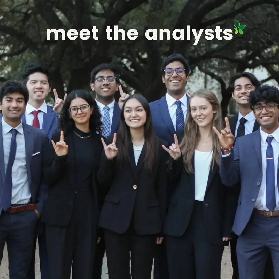 Meet our 2024-2025 Analysts! Our returning sophomores are leaders of internal groups, take the lead on pitch analysis, and have completed a year of our finance and sustainability curriculum. We 💚 our analysts!