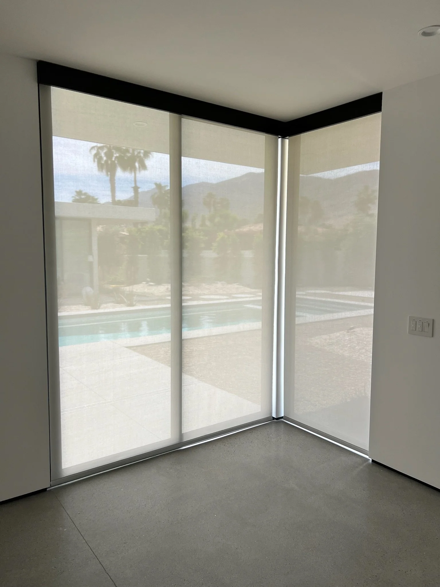 Motorized Roller Shades in Palm Springs - 3% Screen Fabric