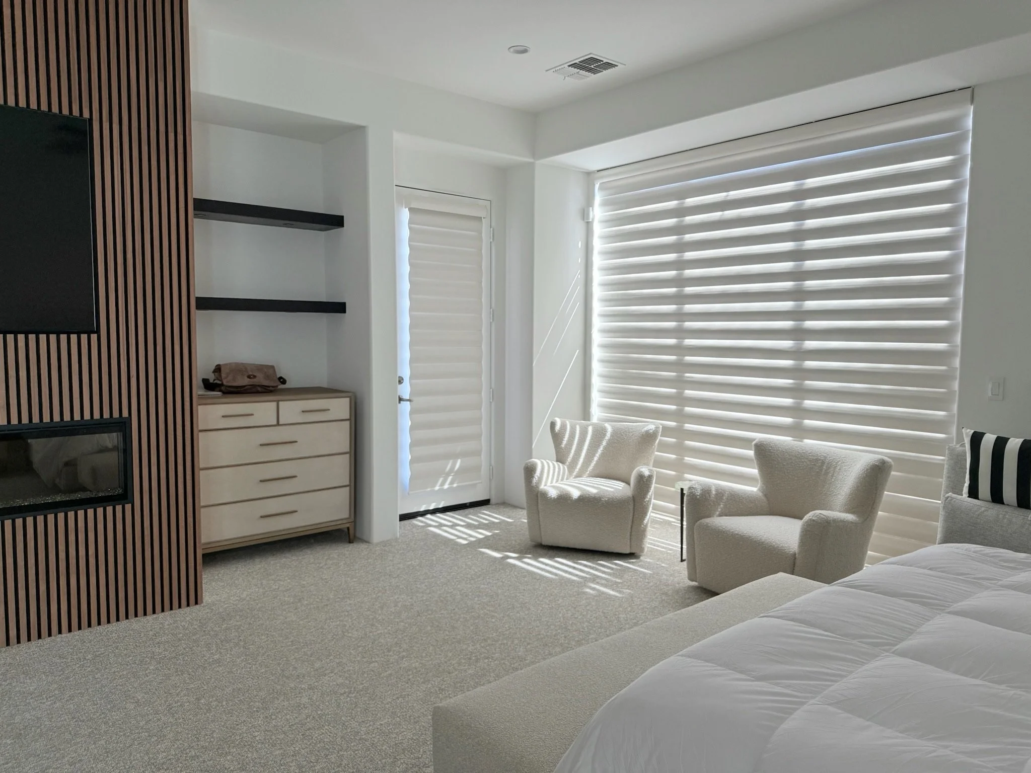 Hunter Douglas Pirouette room darkening shades in La Quinta