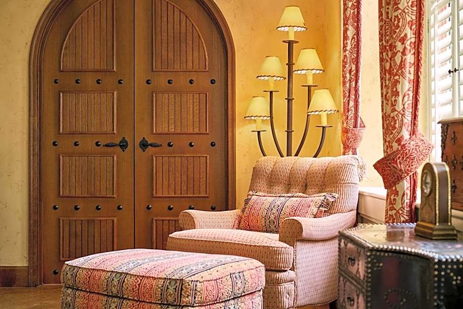brown palace chair.jpeg