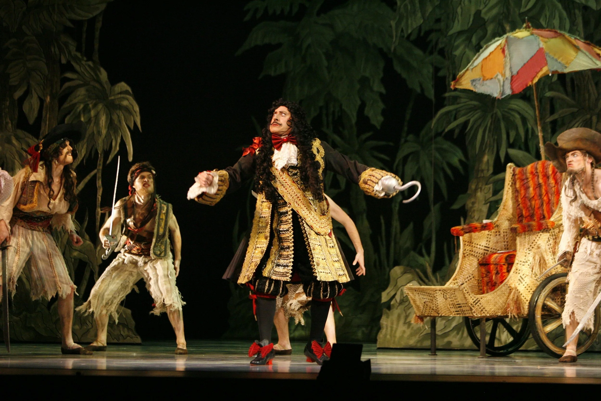 Sir Jon Trimmer as Hook, photo by Maarten Holl.JPG