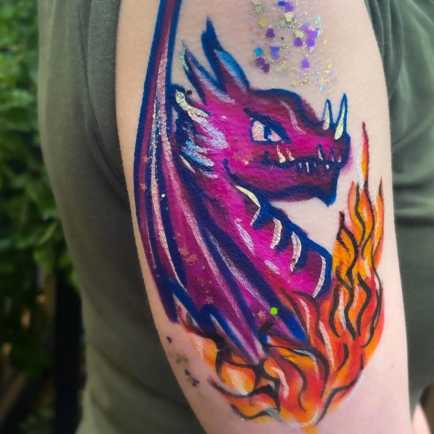 Another arm design! This time im practicing painting dragons! I love how much you learn every time you try a new design

#facepainting #canberrafacepainting #facepaintingdesigns #facepaintingideas #facepaints #facepaintingkids #facepaintingparty #fac