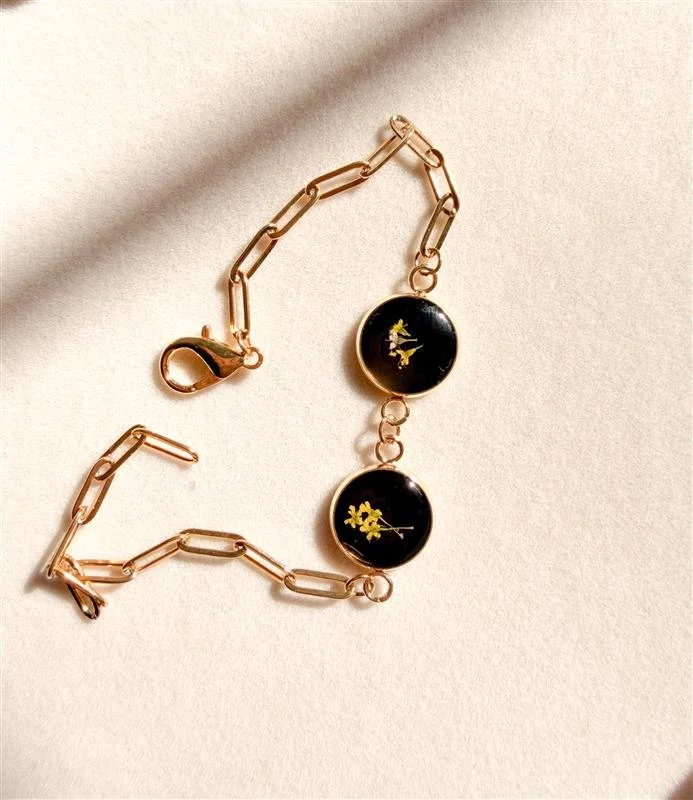 Black and Yellow Queen Anne's Lace