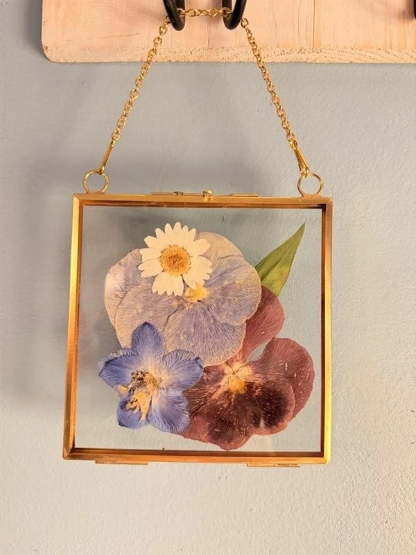 4 x 4 Gold Chain & Frame