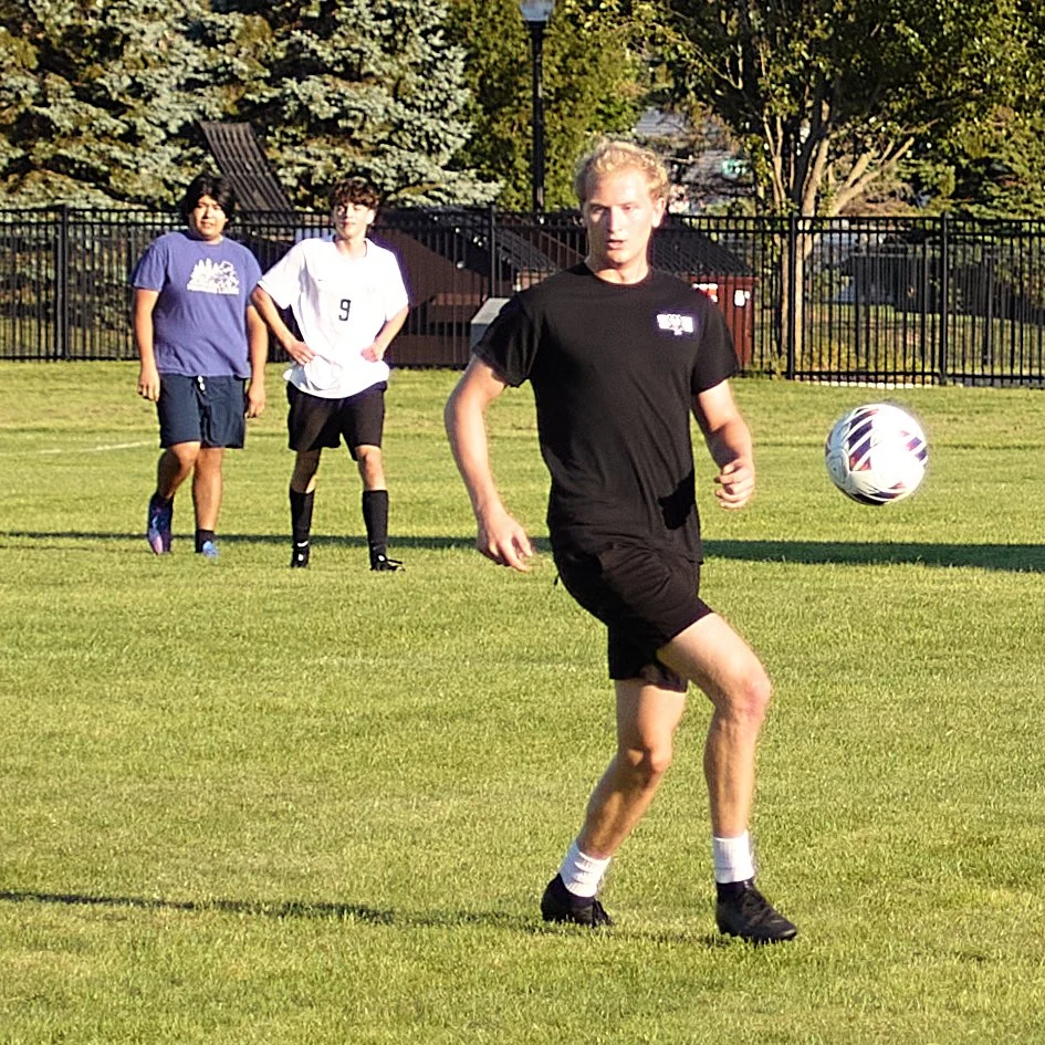 BR Alumni Soccer 26 24.jpg