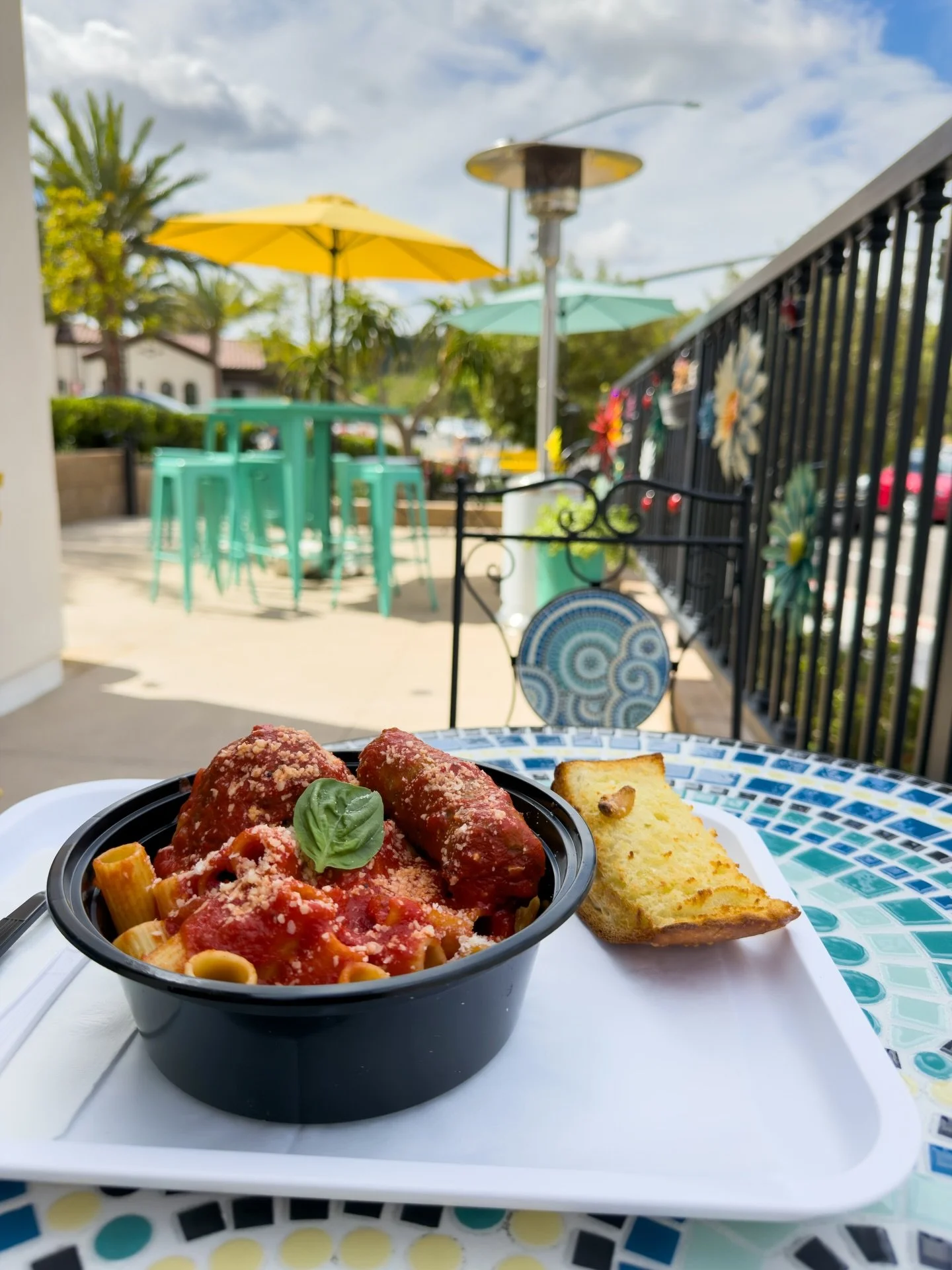 This is what Sunday sounds like at Buon Cibo.

SUGO SUNDAY. Every Sunday.

Rigatoni. Meatball. Sausage. Garlic bread.

$22 | 2&ndash;7 PM | Dine-in &amp; to go.
Walk in. Sit down. Eat like family.

See you tomorrow 😉

(858) 265-6702 | buoncibosd.com