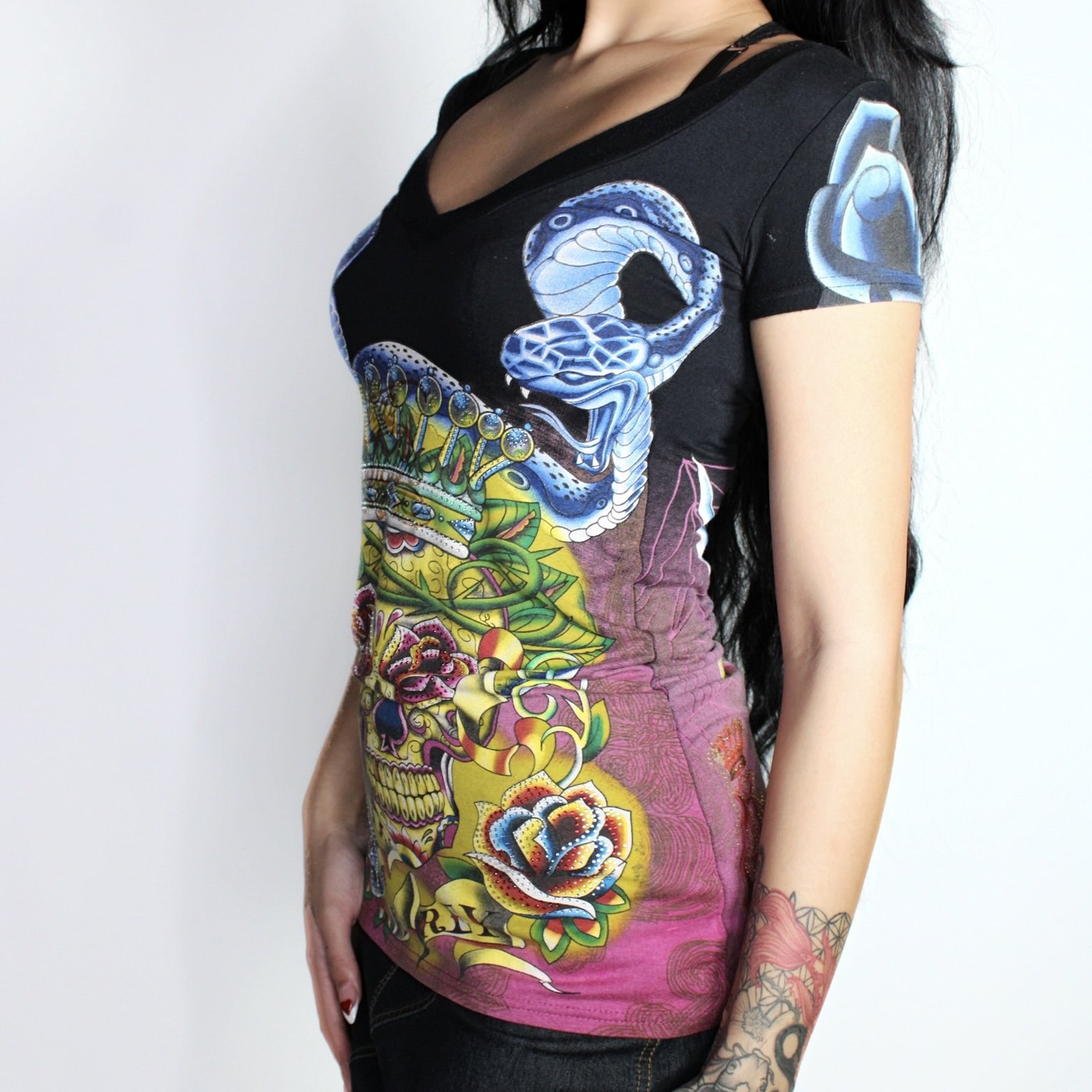Hardy V-Neck 3 Square.jpg