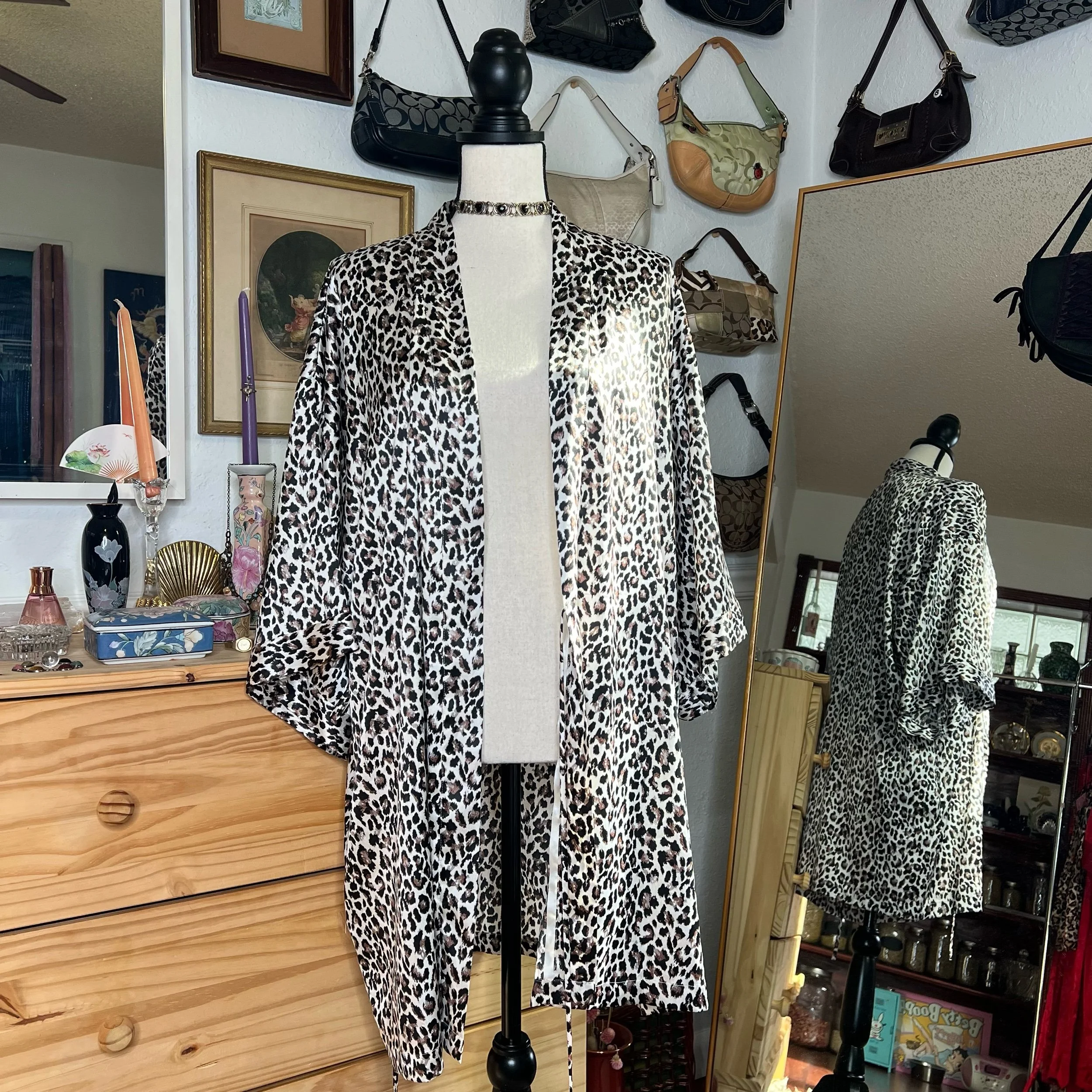 Victoria’s Secret Leopard Print Kimono Robe