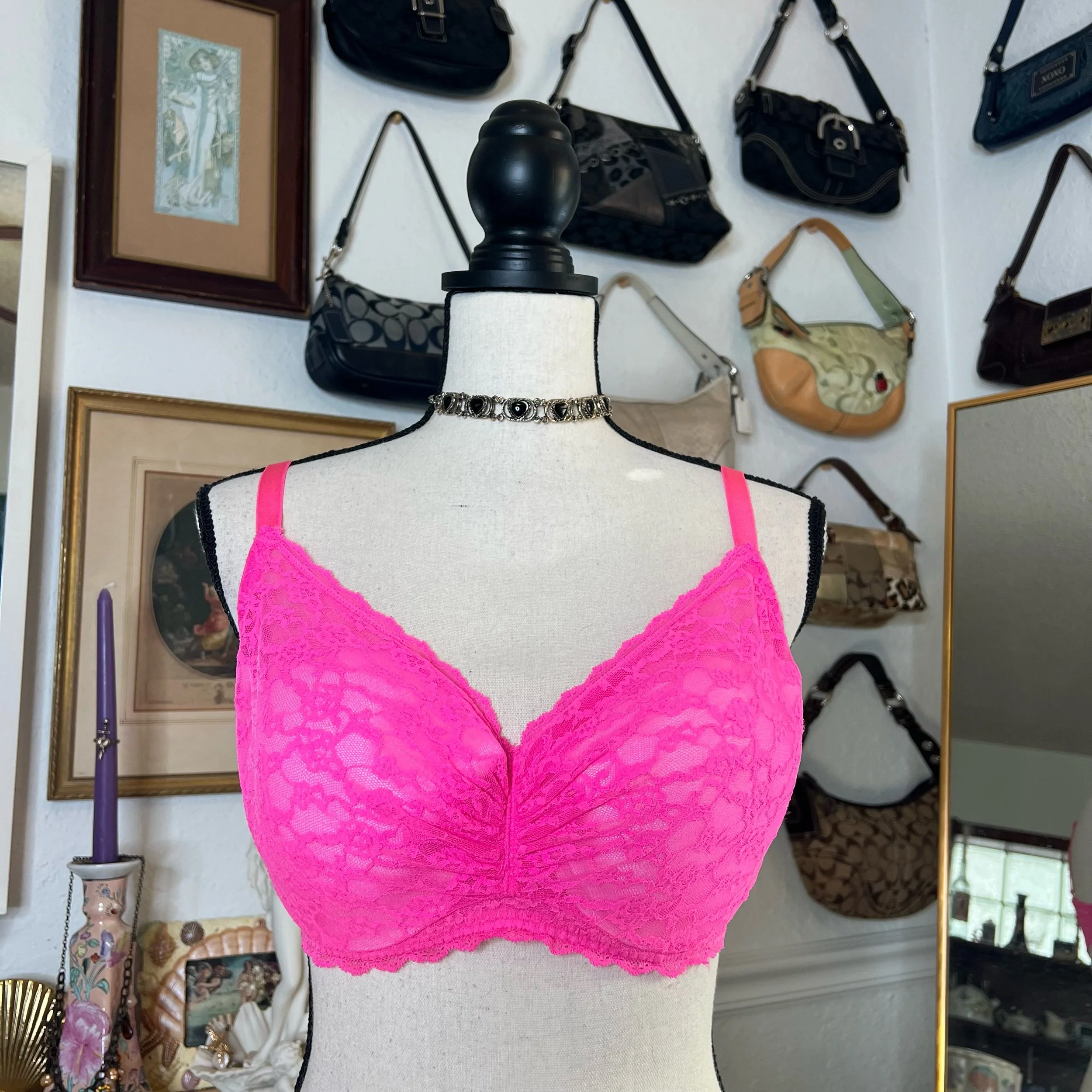 Victoria’s Secret Hot Pink Lace Cinched Bra