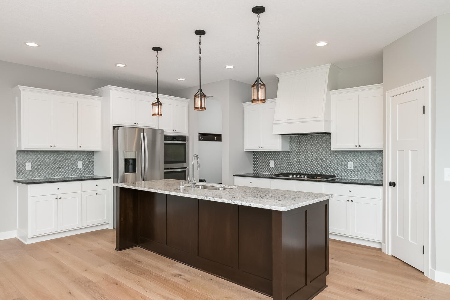 2064 Cypress St Lino Lakes MN-large-012-18-Kitchen-1500x1000-72dpi.jpg