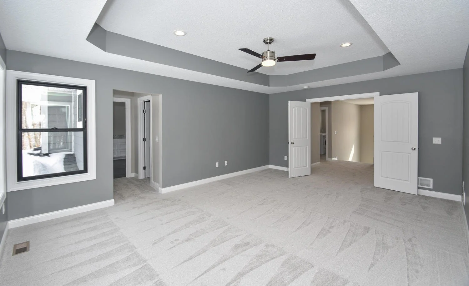 14228 Packard St NE Ham Lake-large-021-5-Master Bedroom-1500x915-72dpi.jpg