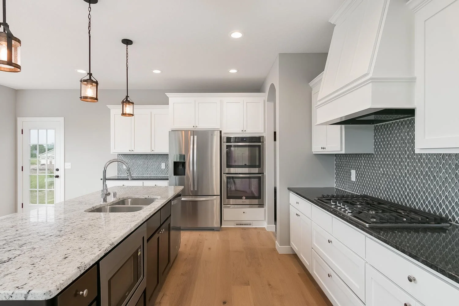 2064 Cypress St Lino Lakes MN-large-013-7-Kitchen-1500x1000-72dpi.jpg