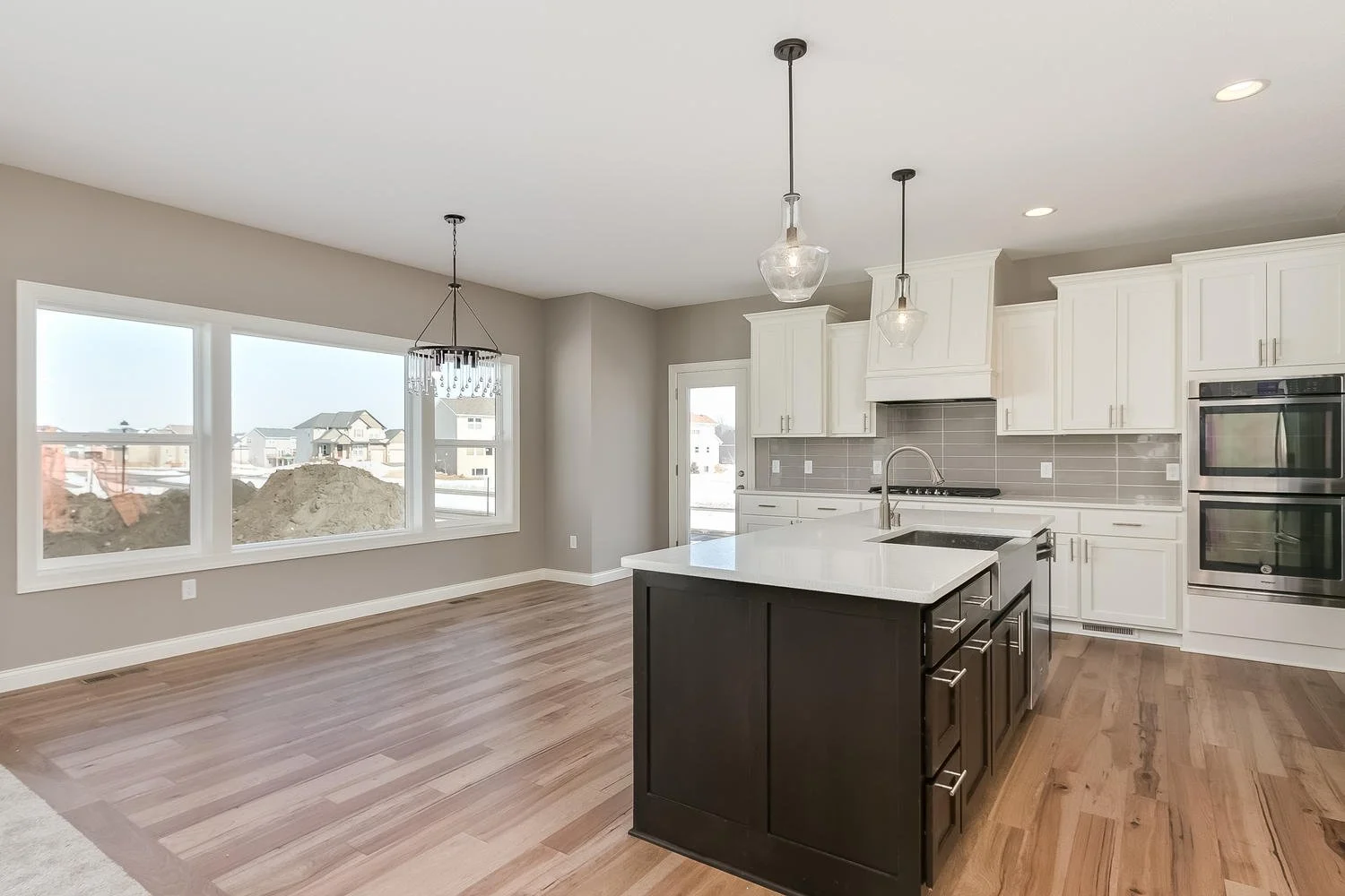 11942 Woodland Pkwy NE Blaine-large-009-15-Kitchen-1500x1000-72dpi.jpg