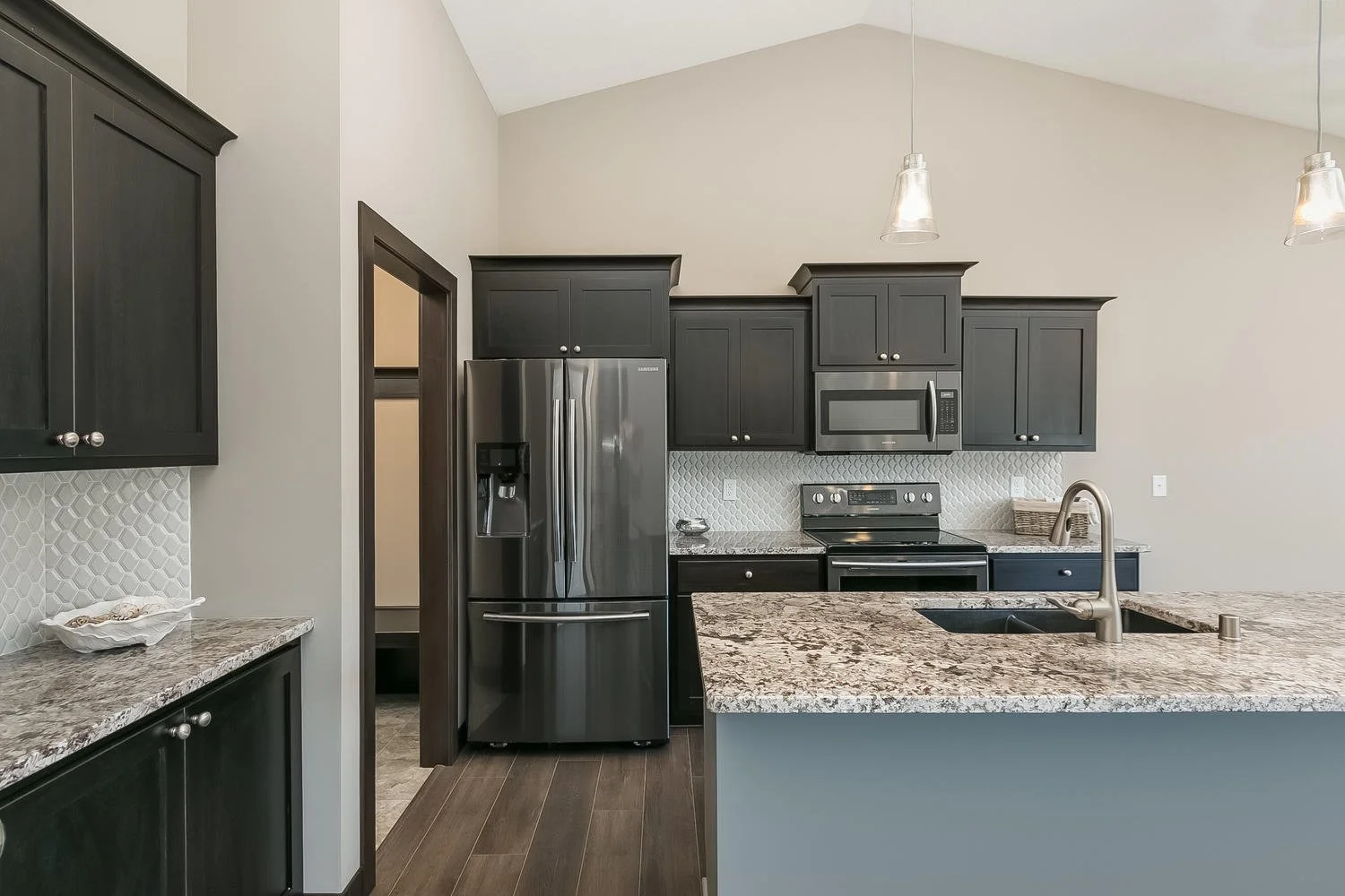3924 193rd Lane NW Oak Grove-large-015-2-Kitchen-1500x1000-72dpi.jpg