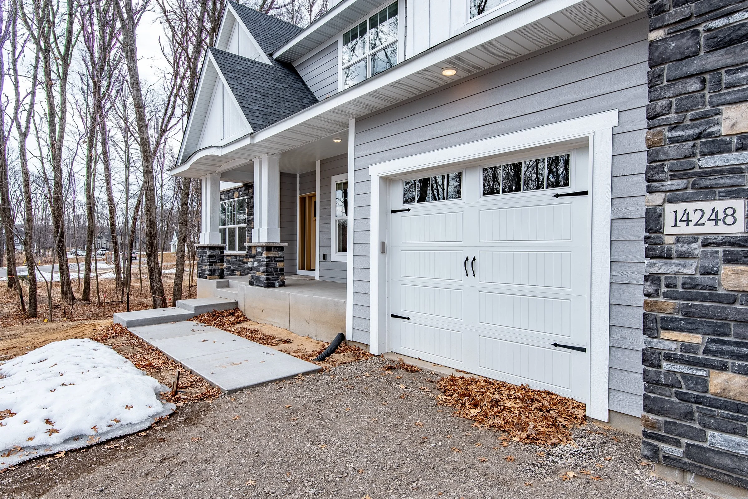 14248 Packard St NE-9.jpg