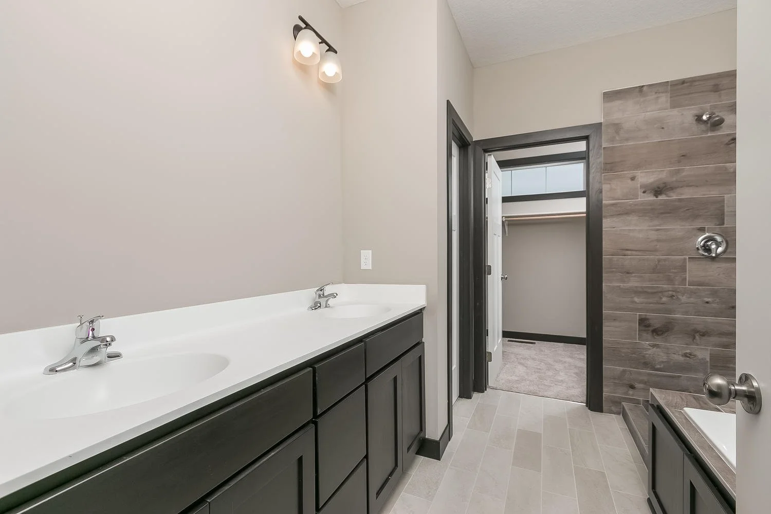 4392 118th Ave NE Blaine MN-large-013-7-Master Bathroom-1500x1000-72dpi.jpg