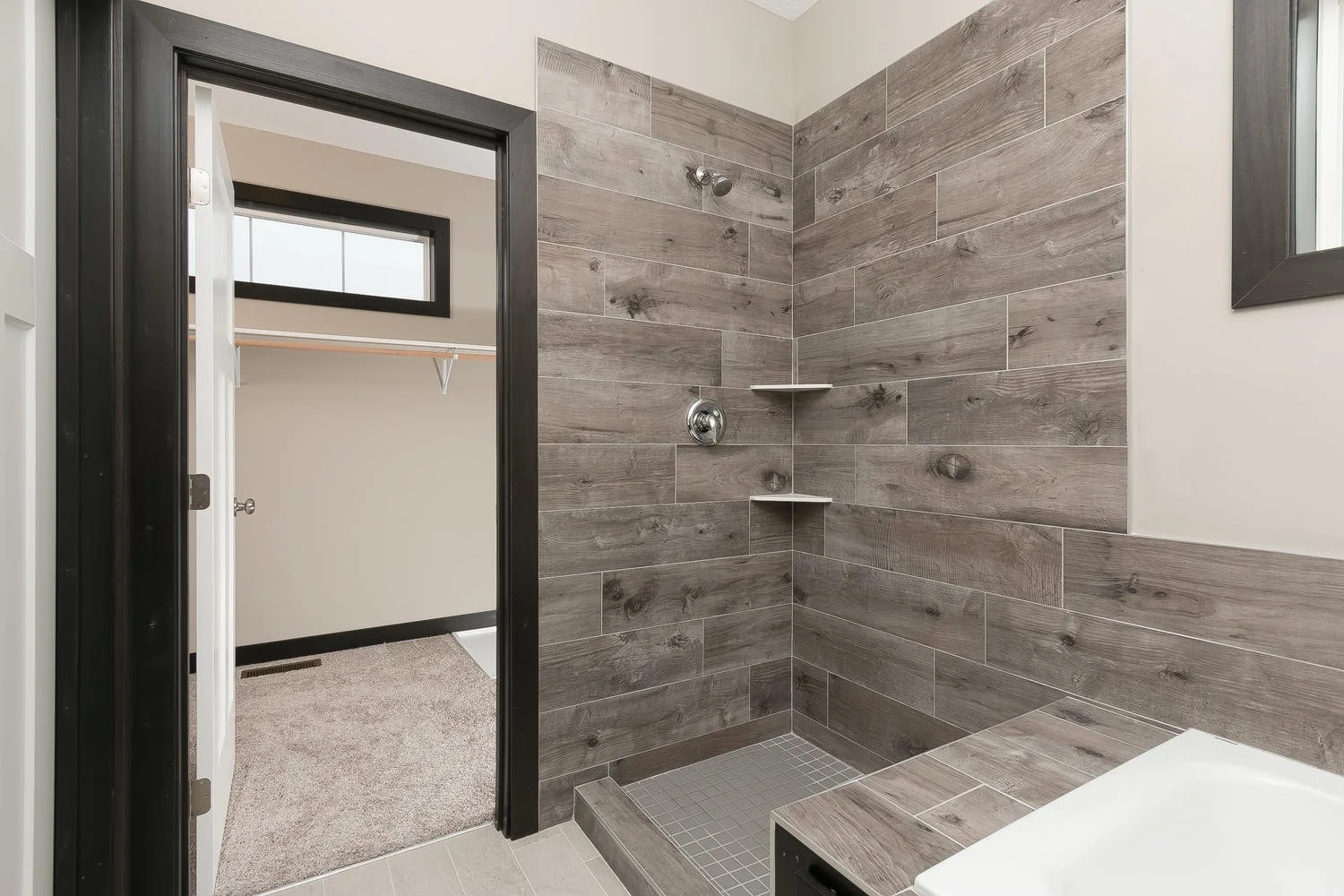 4392 118th Ave NE Blaine MN-large-014-9-Master Bathroom-1500x1000-72dpi.jpg