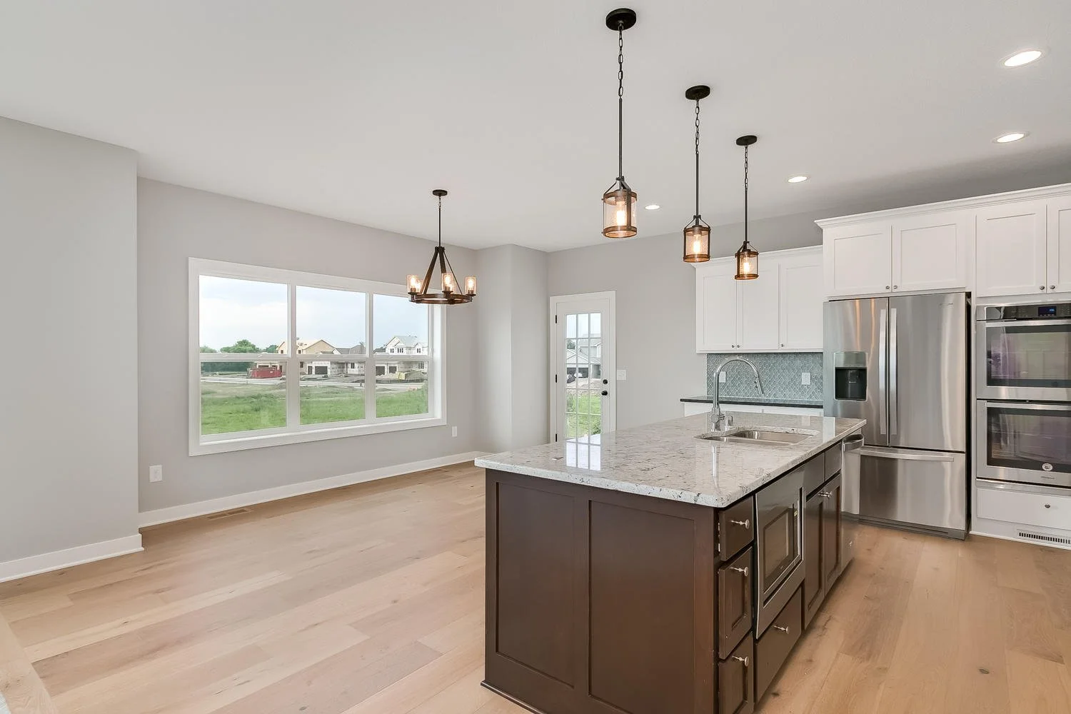 2064 Cypress St Lino Lakes MN-large-010-9-Kitchen-1500x1000-72dpi.jpg