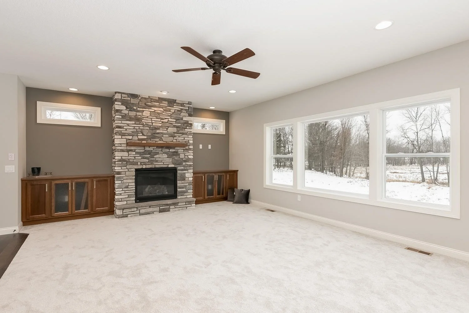 17146 Rendova St NE Ham Lake-large-007-2-Living Room-1500x1000-72dpi.jpg