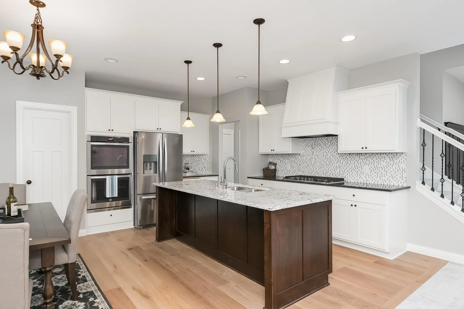 2052 Rosewood Street Lino-large-010-13-Kitchen-1500x1000-72dpi.jpg
