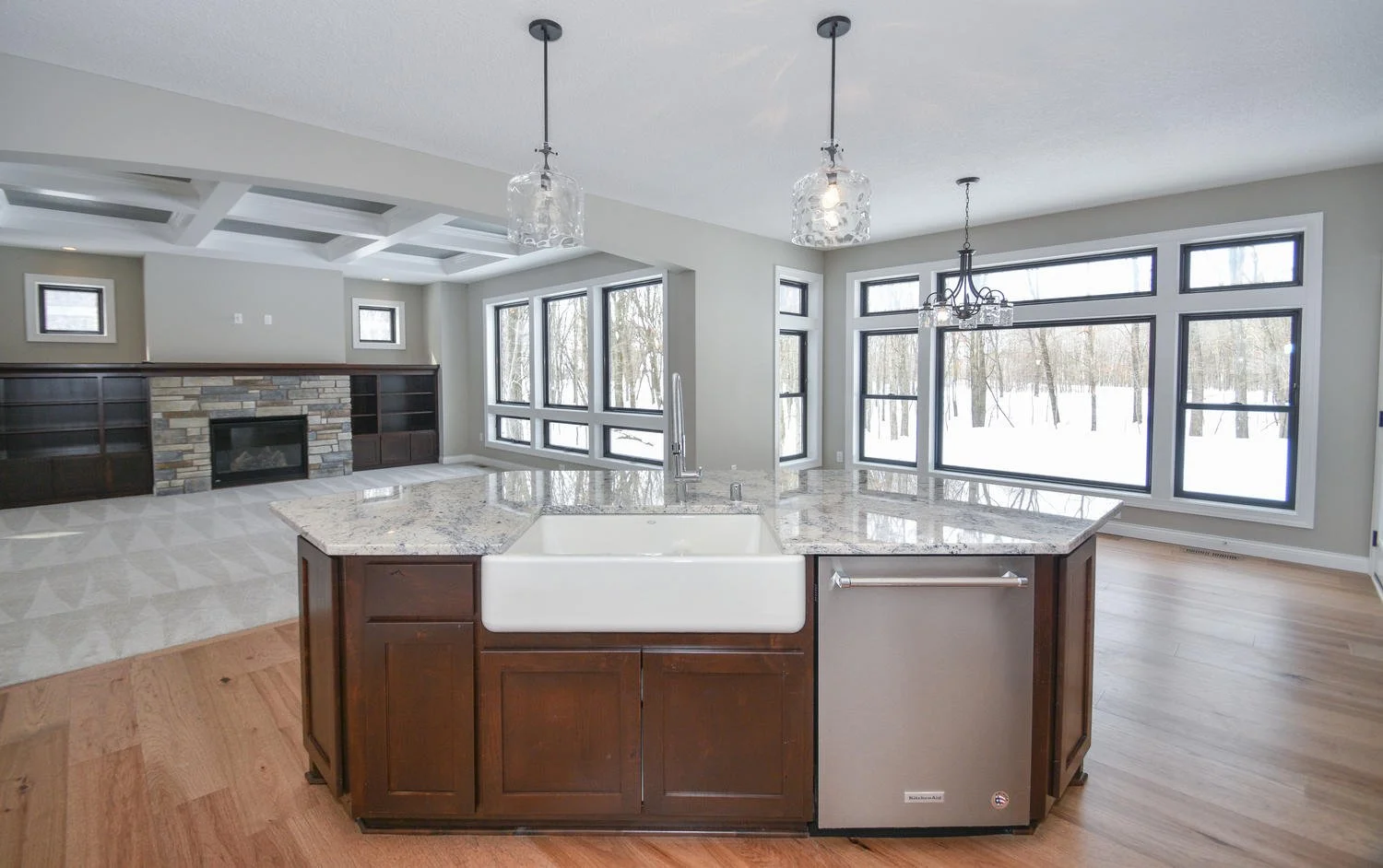 14228 Packard St NE Ham Lake-large-011-39-Kitchen-1500x942-72dpi.jpg