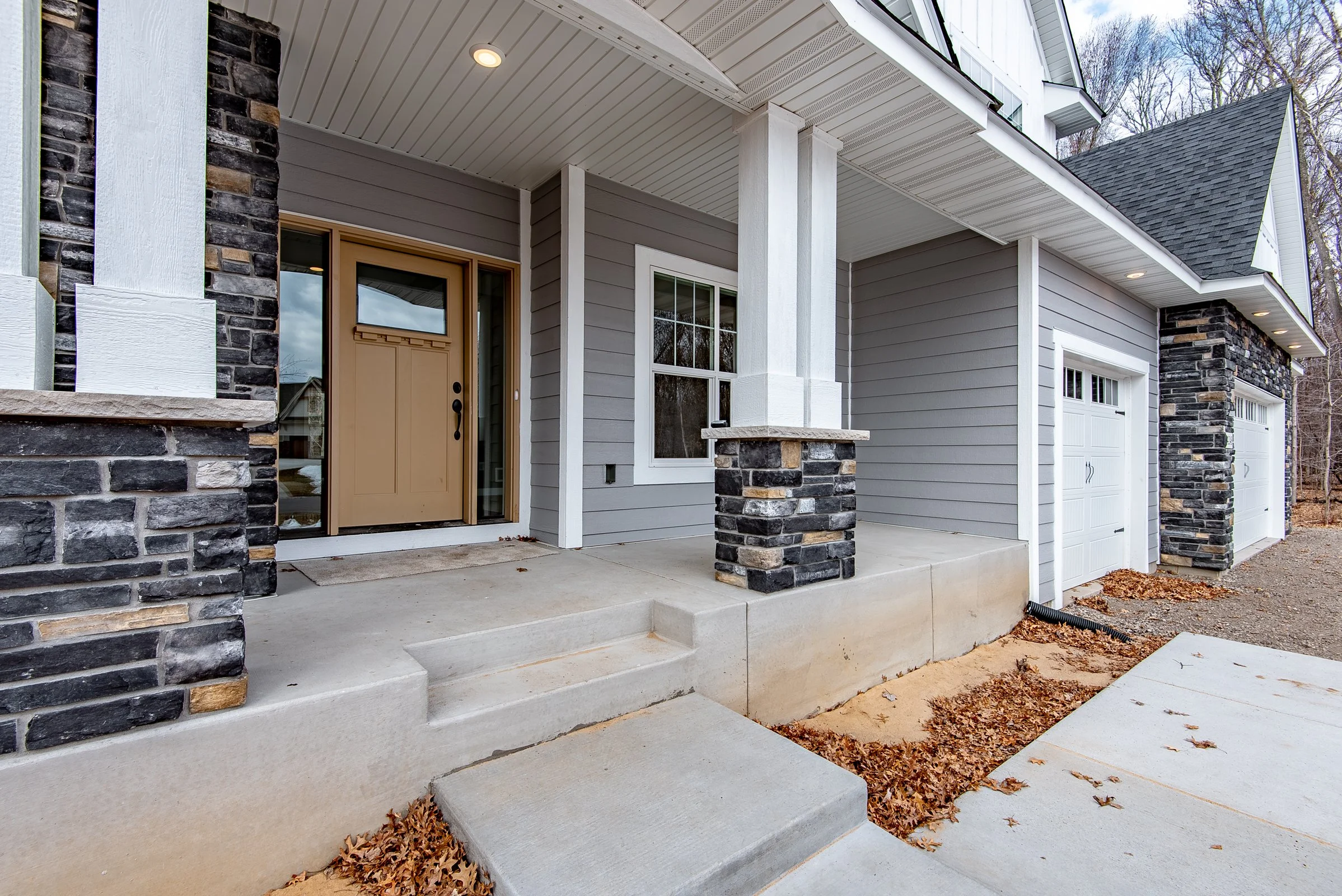 14248 Packard St NE-8.jpg