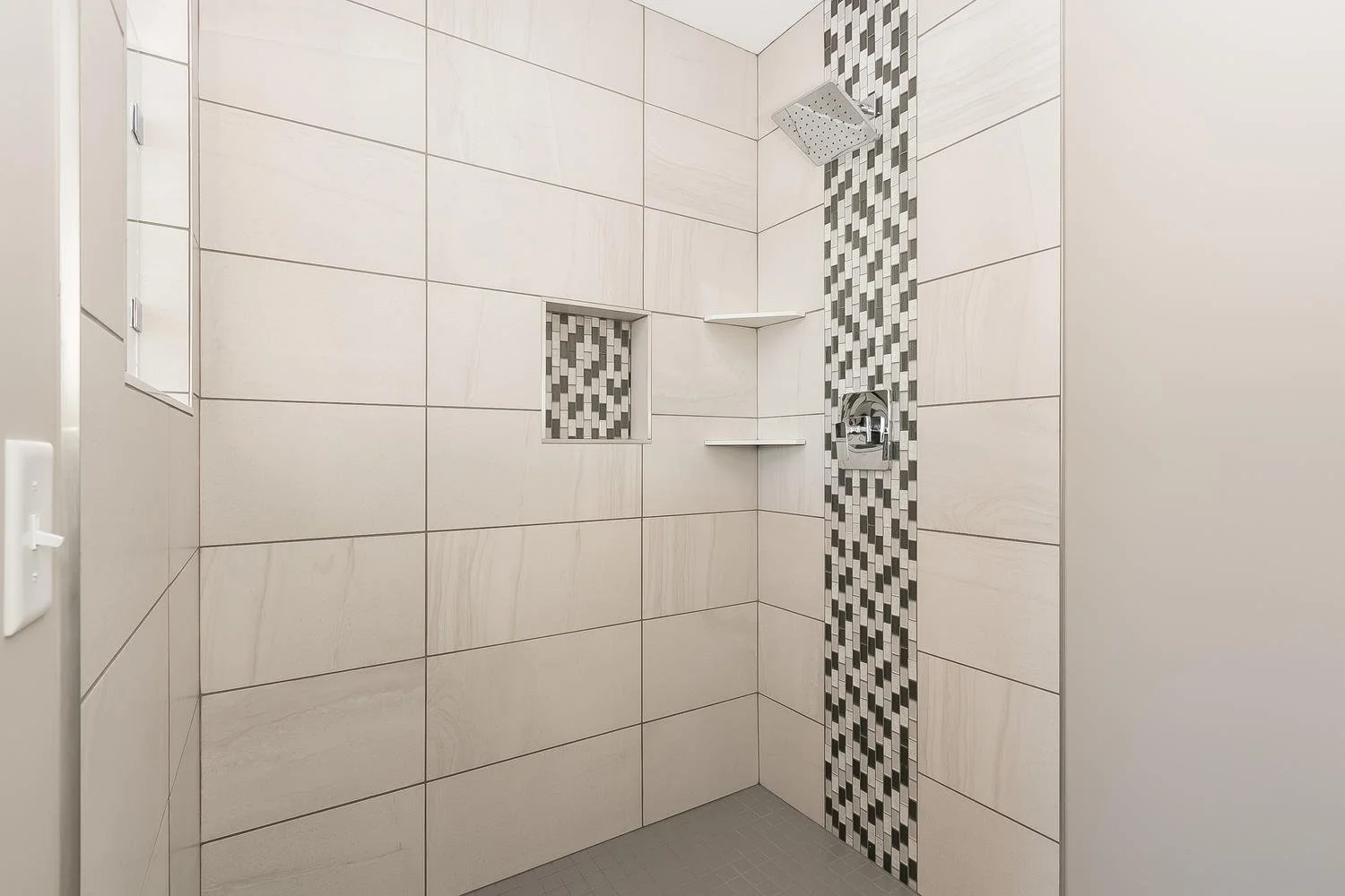 11942 Woodland Pkwy NE Blaine-large-018-8-Master Bathroom-1500x1000-72dpi.jpg