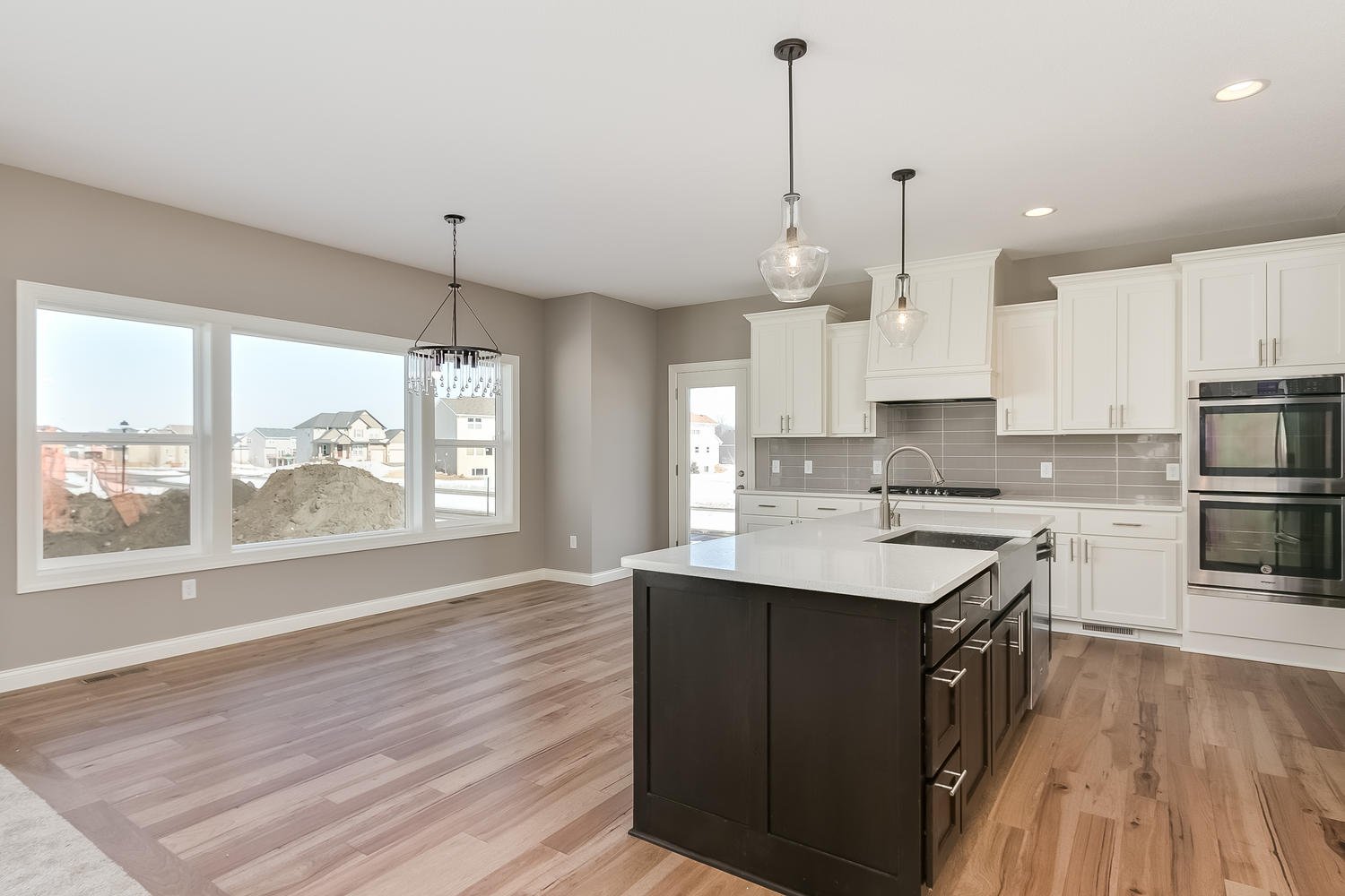 11942 Woodland Pkwy NE Blaine-large-009-15-Kitchen-1500x1000-72dpi.jpg