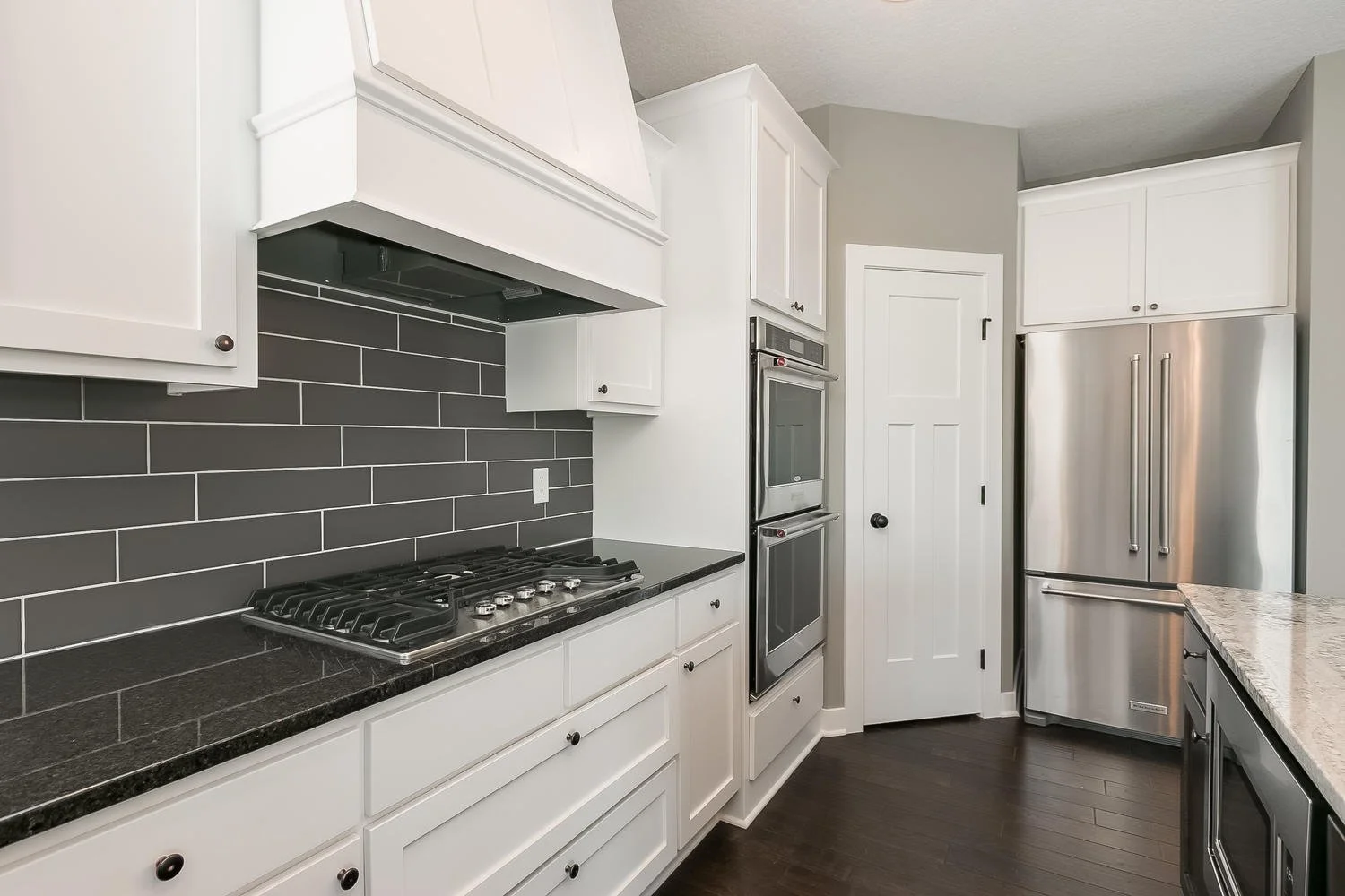 4385 118th Ave NE Blaine MN-large-015-26-Kitchen-1500x1000-72dpi.jpg