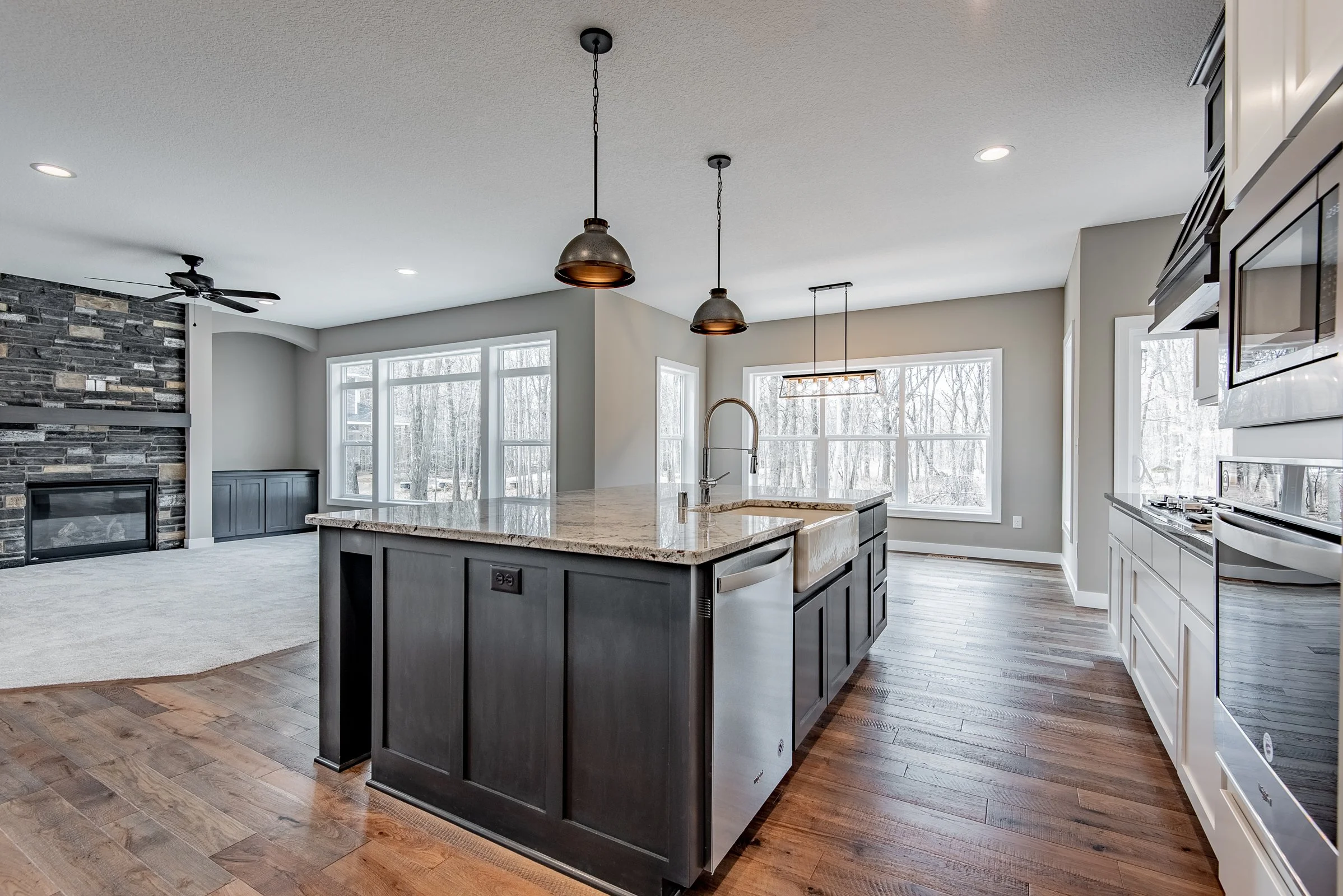 14248 Packard St NE-20.jpg