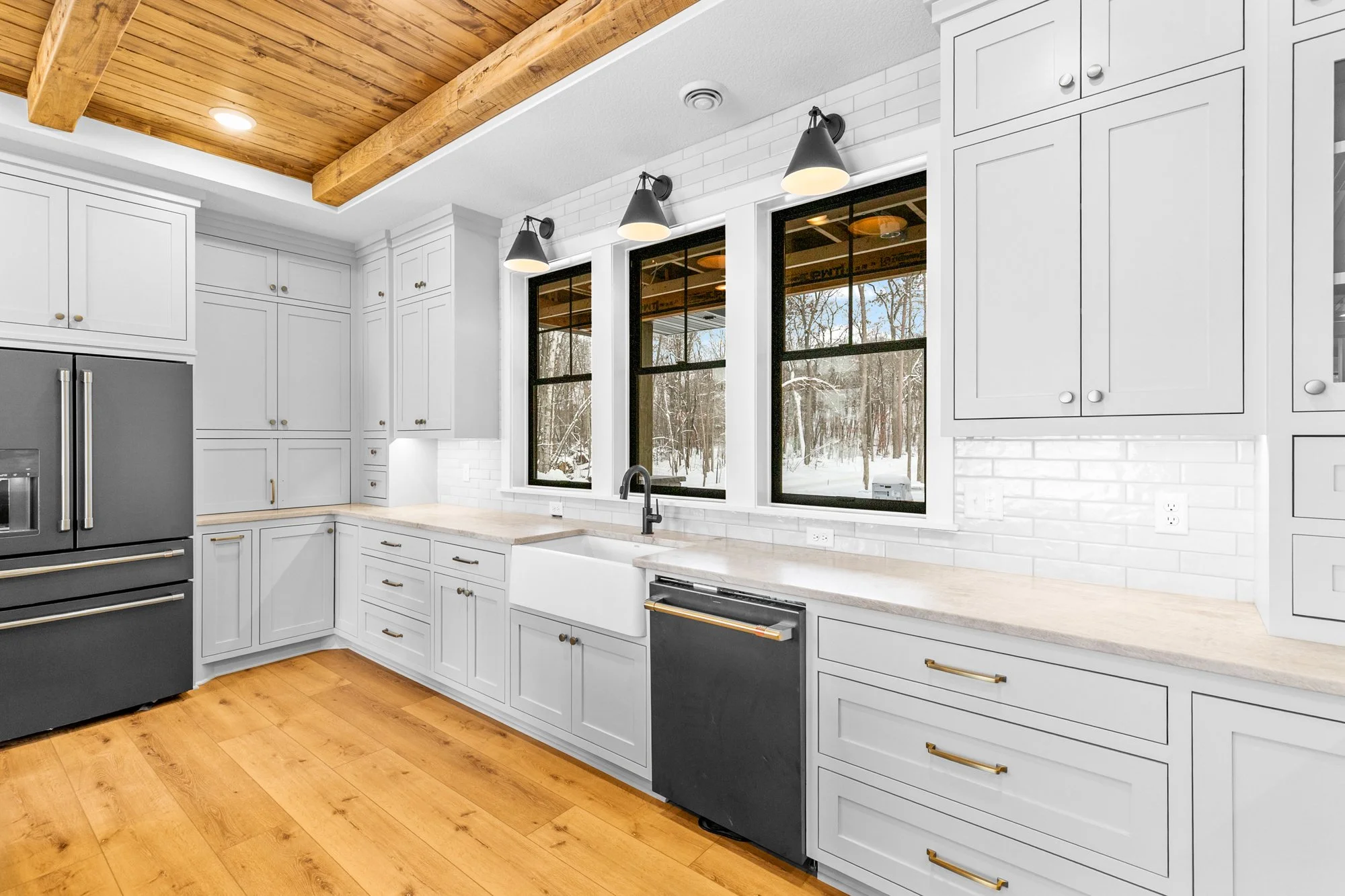 Custom lake home cabin builder on lakefront in Minnesota