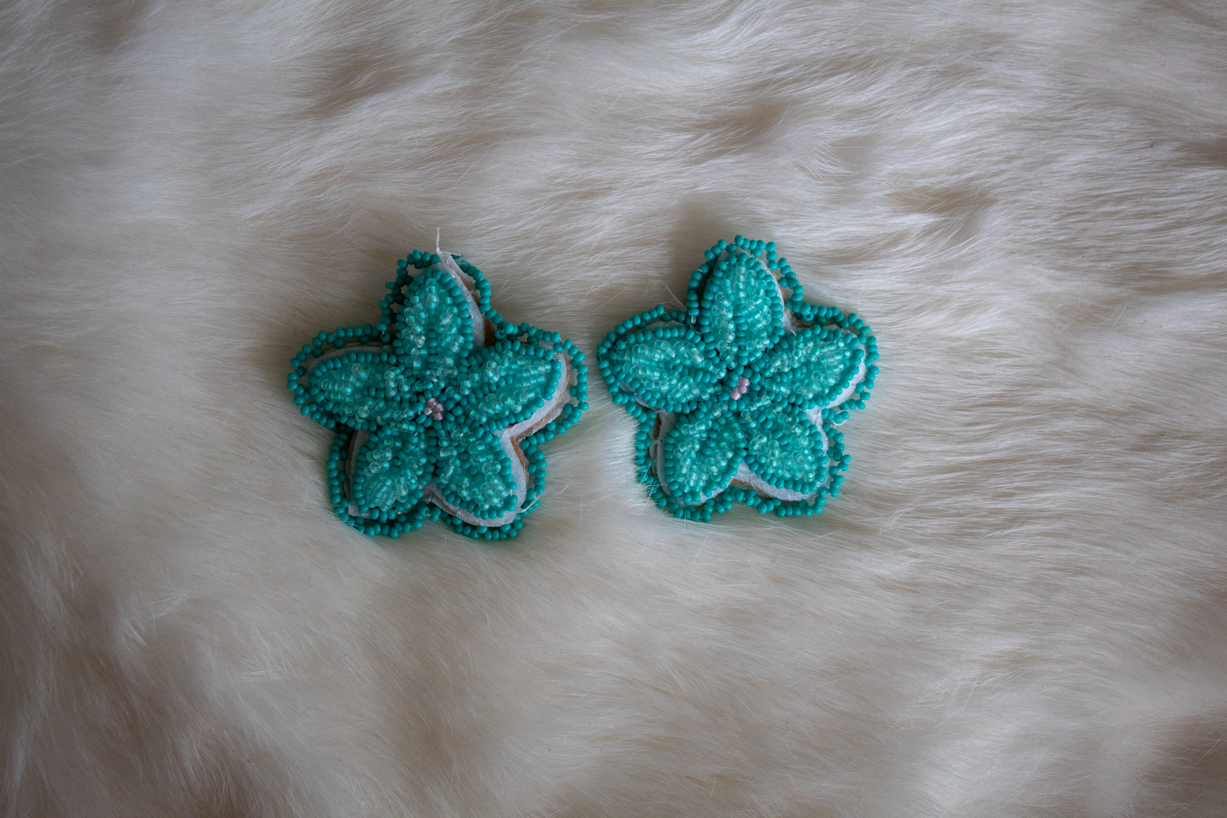 Green raised flowers.png