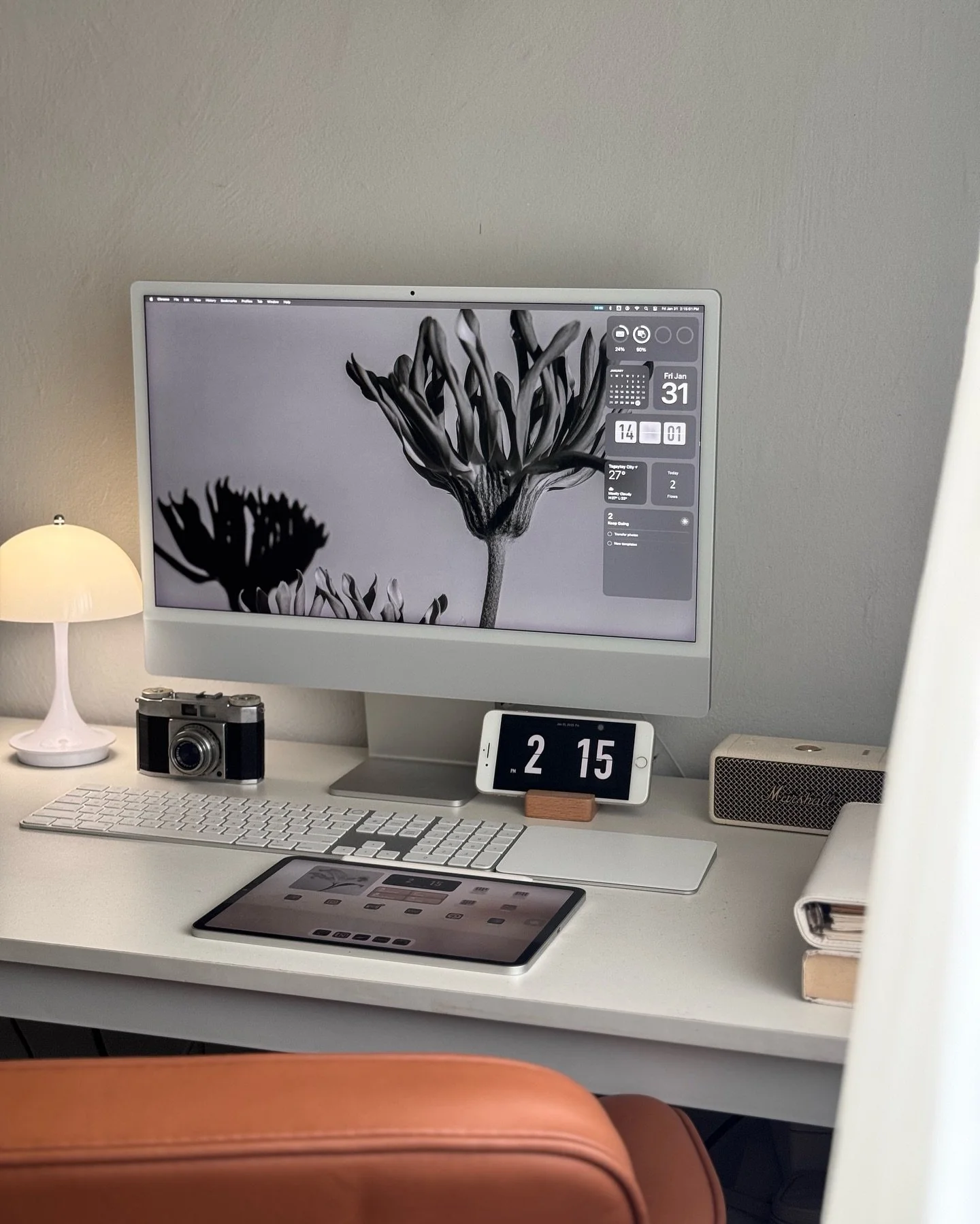 my simple home office 👻