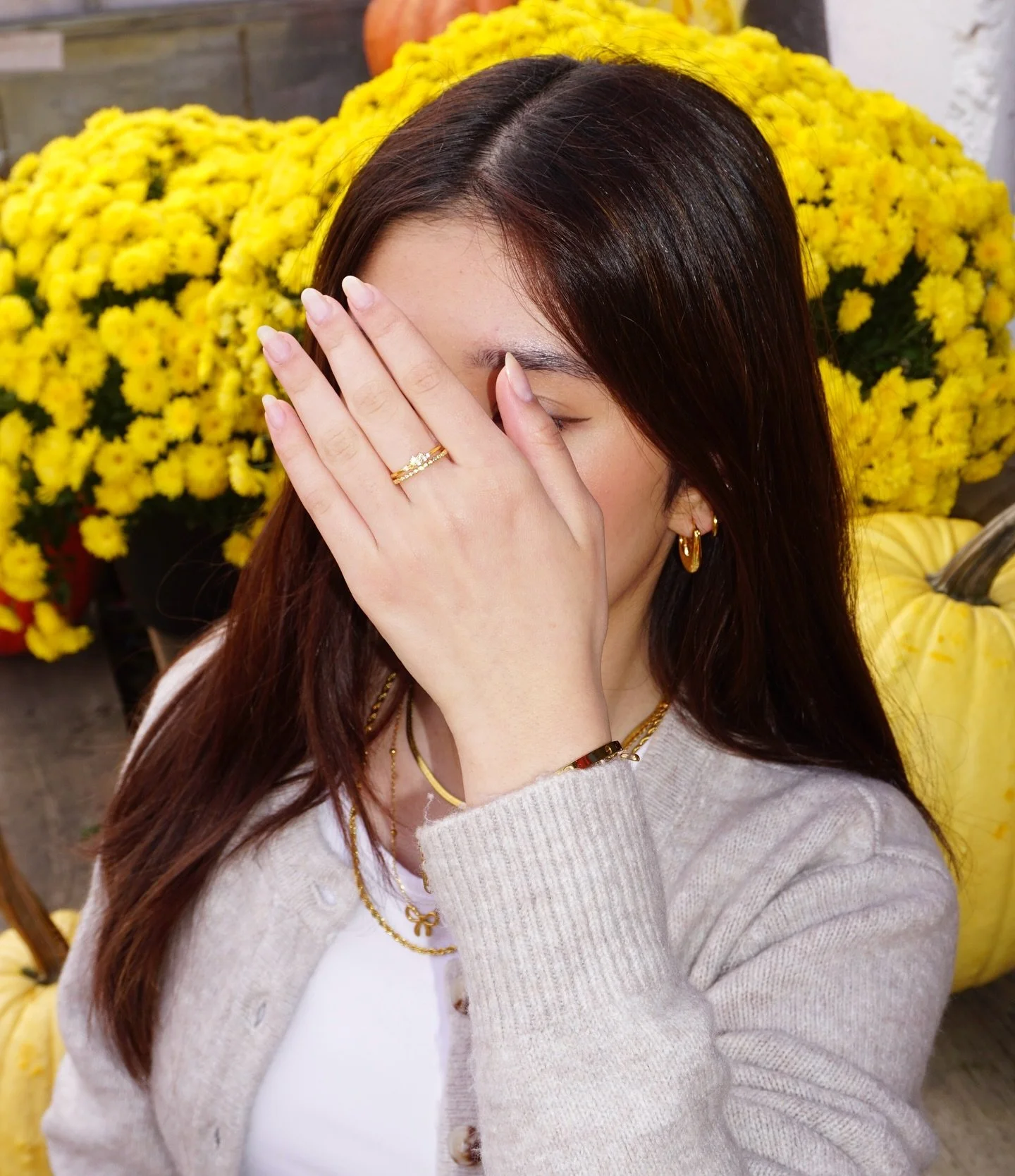 our current essentials ✨ 

#jewelry #jewelrydesign #jewelrygram #jewelrylover #jewelryartist #bracelet #braceletstacks #earrings #jewelrytrends #goldjewelry #cleangirljewelry #silverjewelry #goldbracelet #cloverbracelet #necklace #heartnecklace #tarn