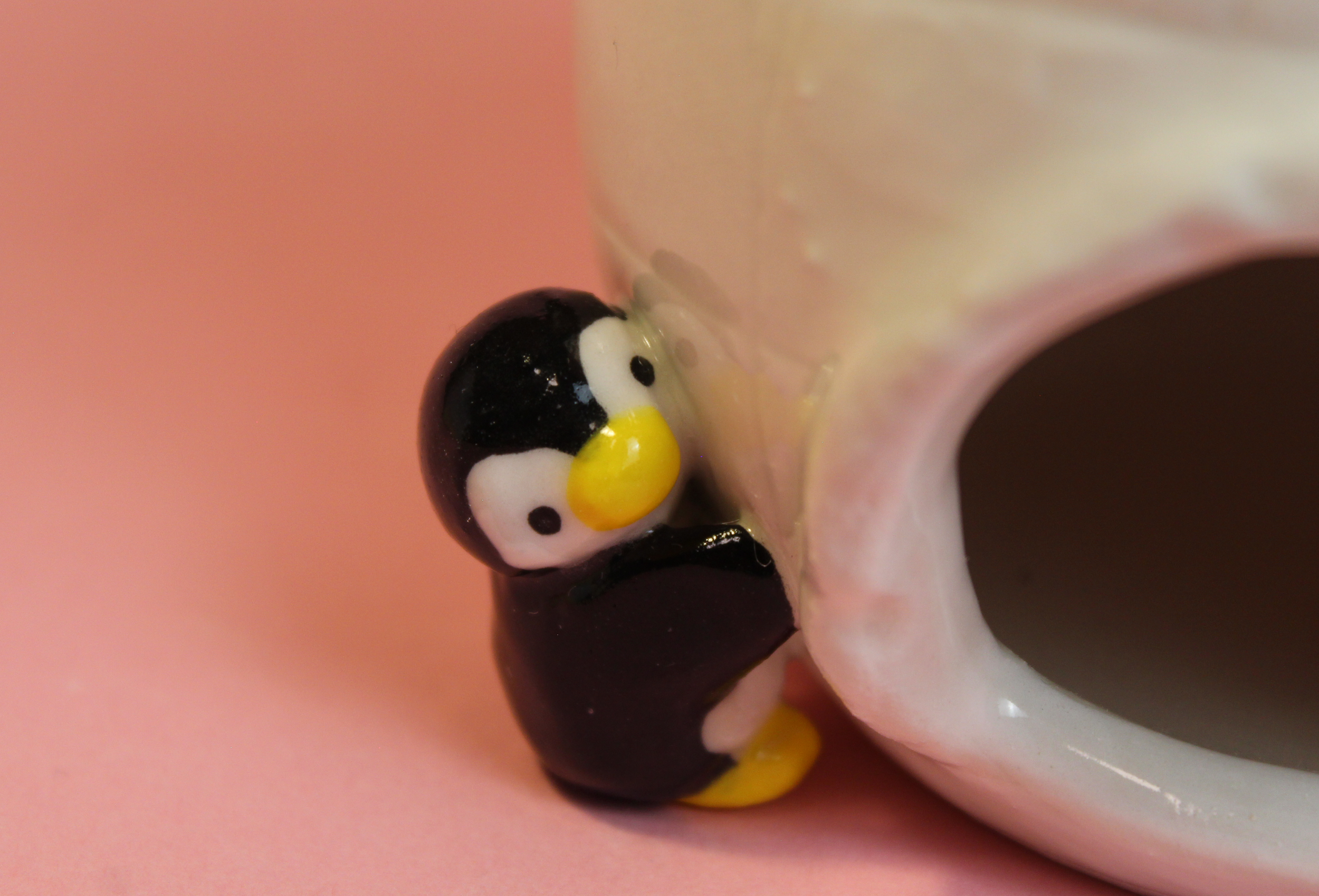 penguin wax melt bottom close up.png