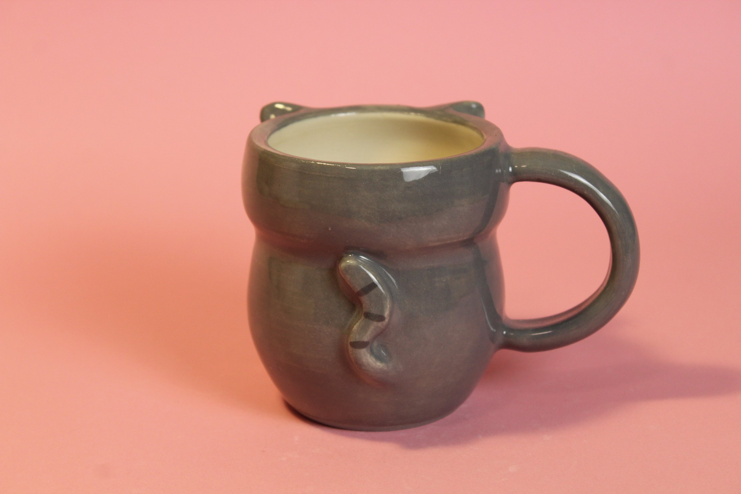 Gray cat mug back.JPG