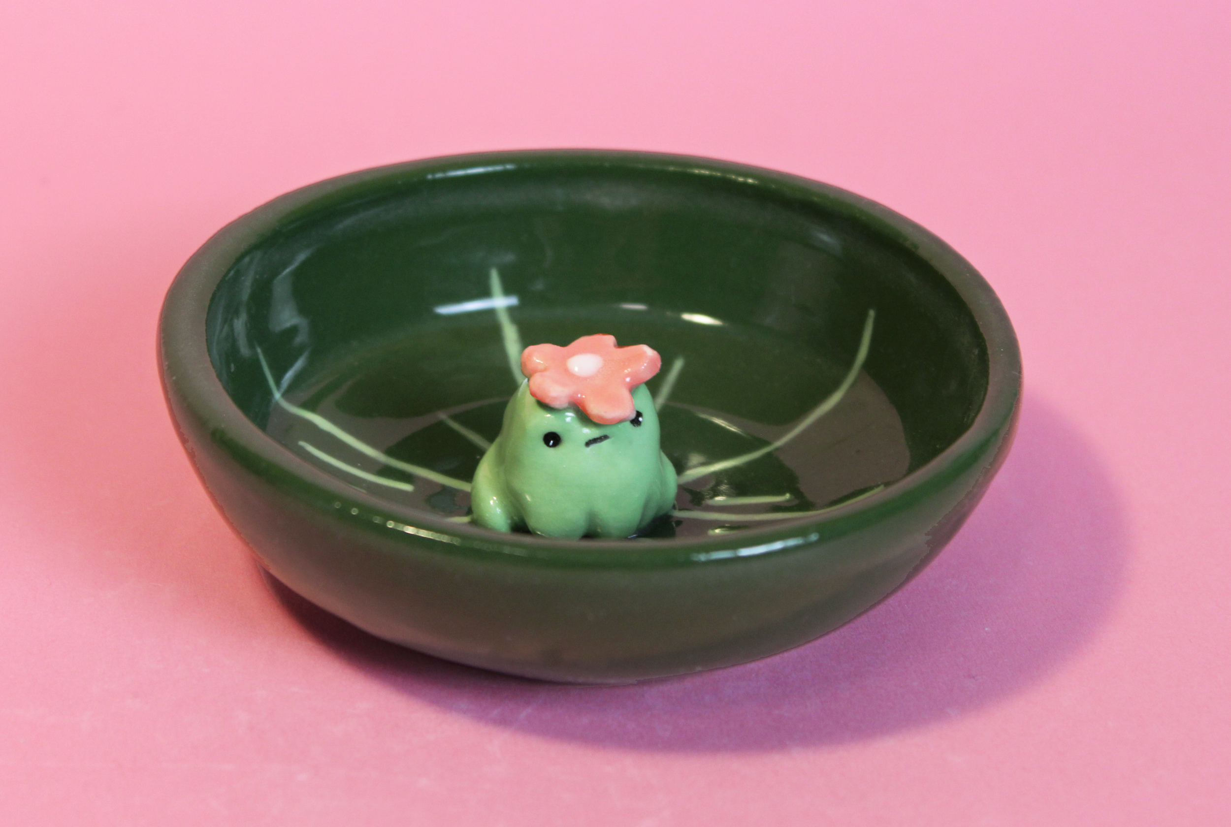 Frog dish front.png