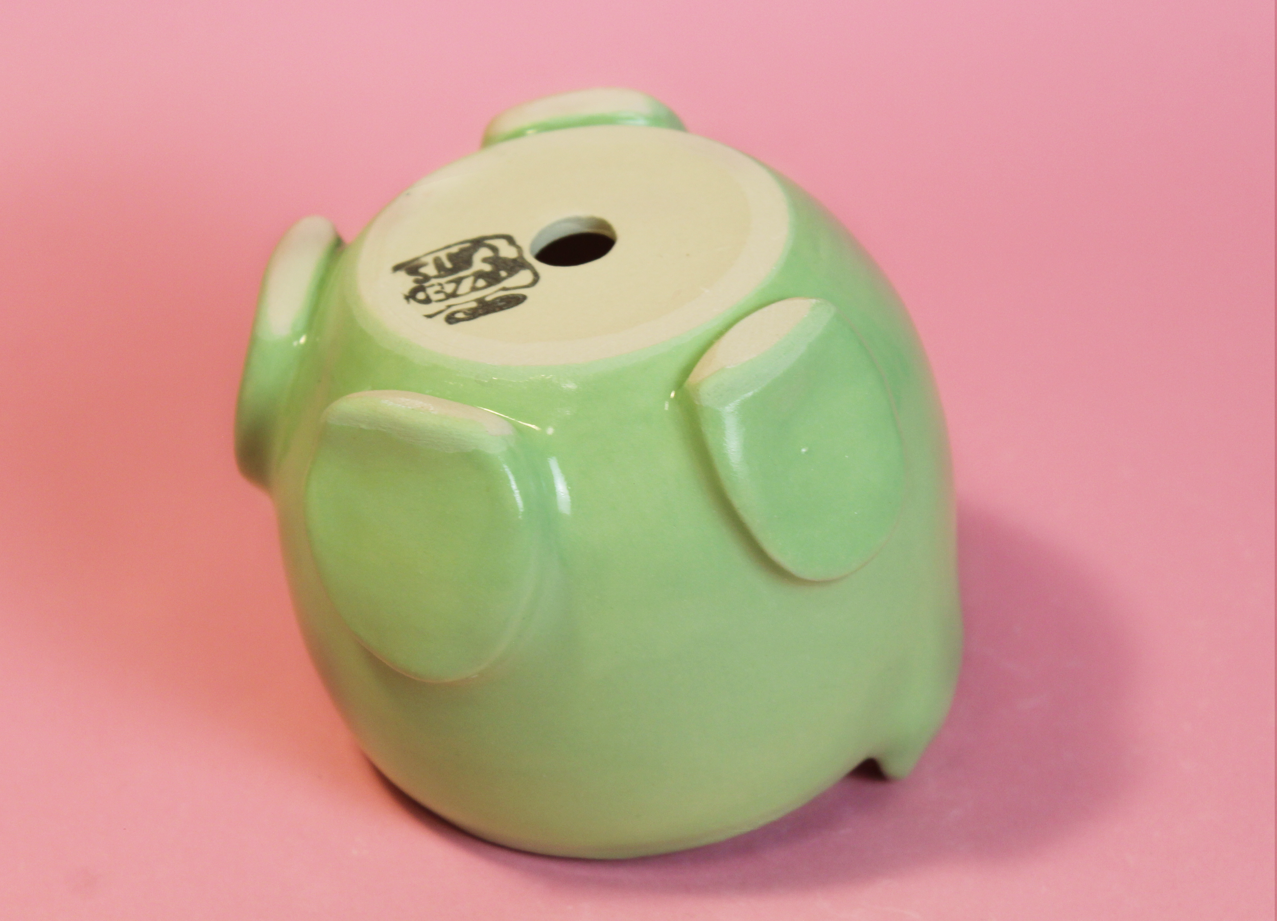 frog pot bottom.png