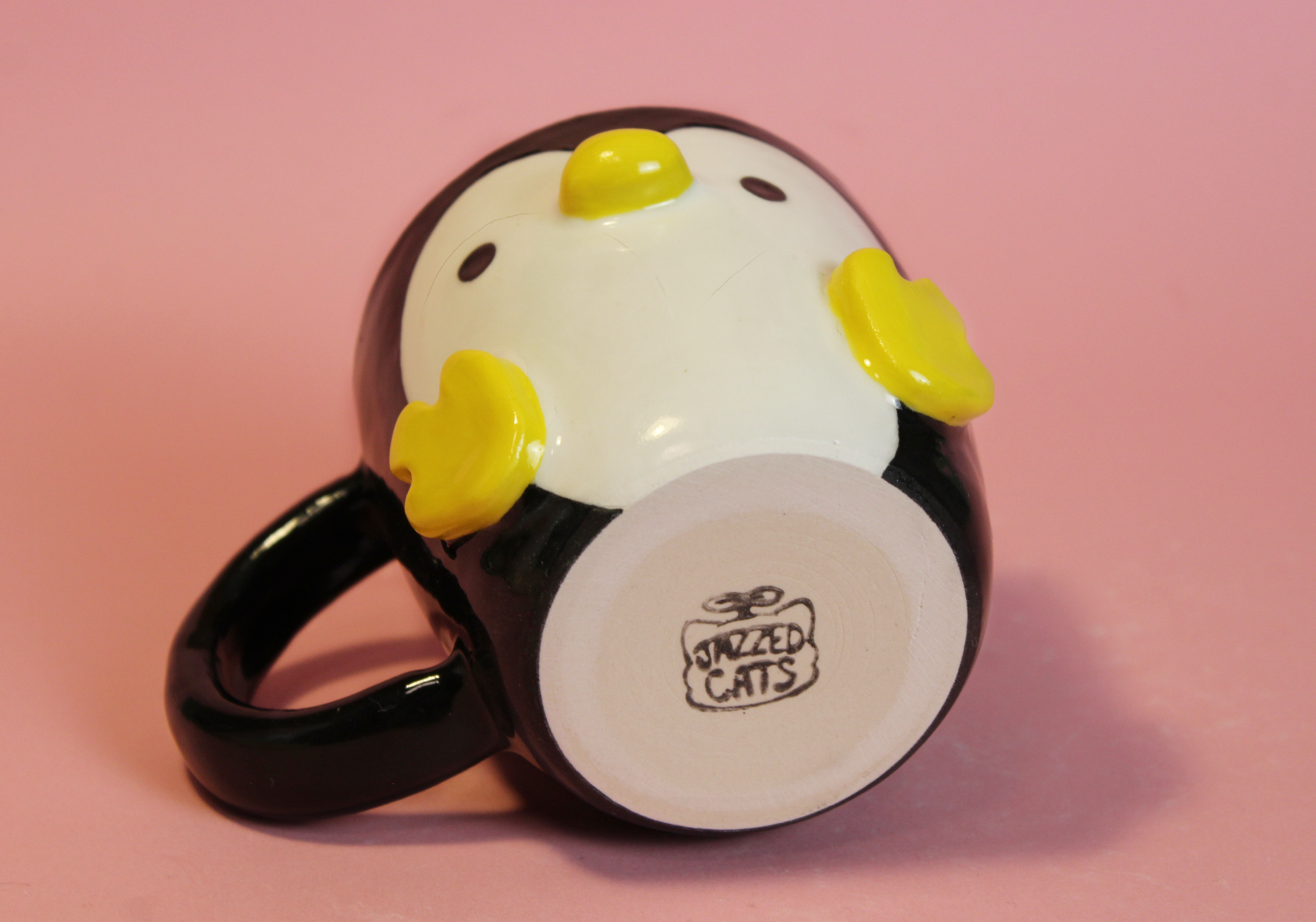 Pengiun mug bottom.png