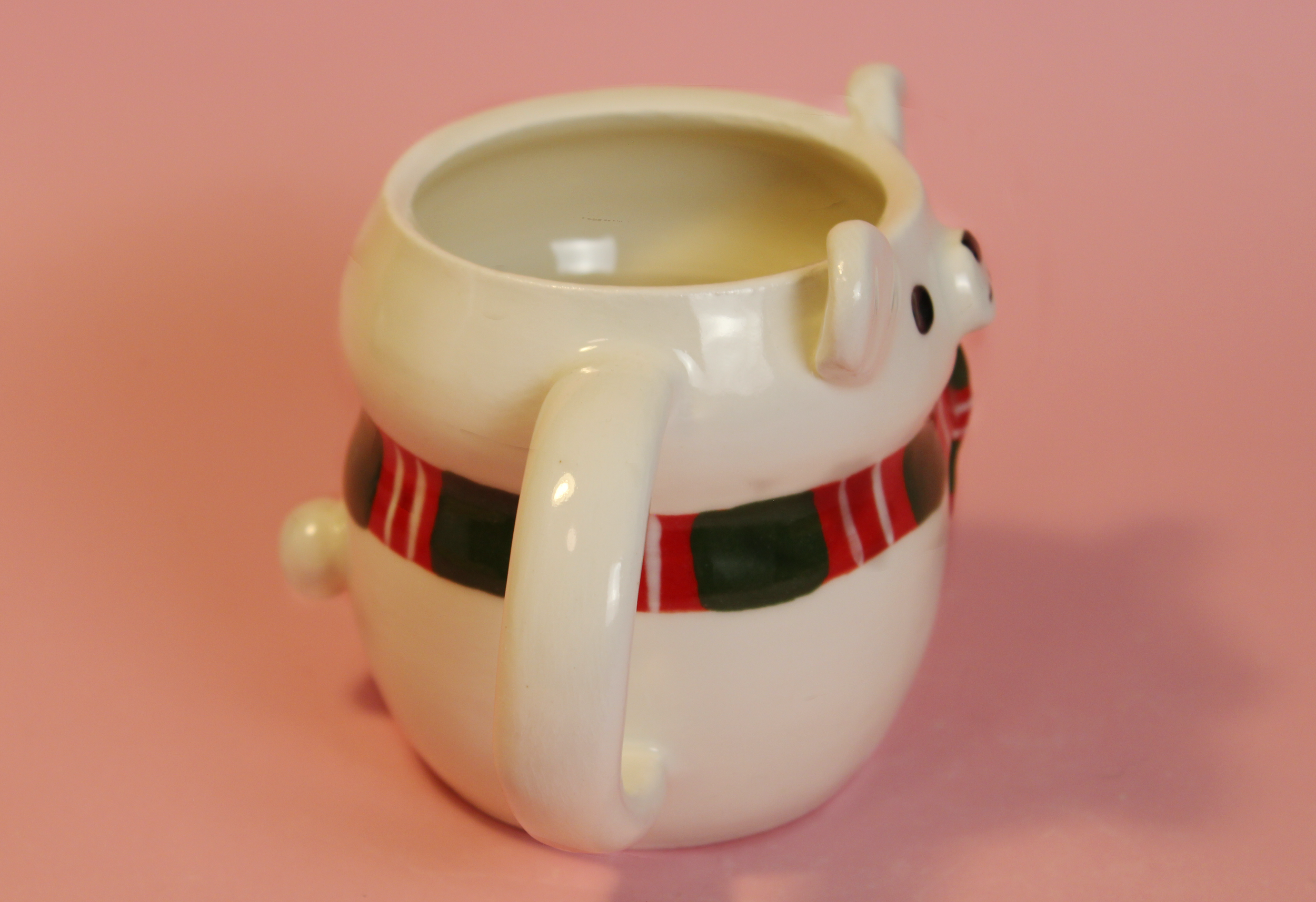 polar bear mug side.png