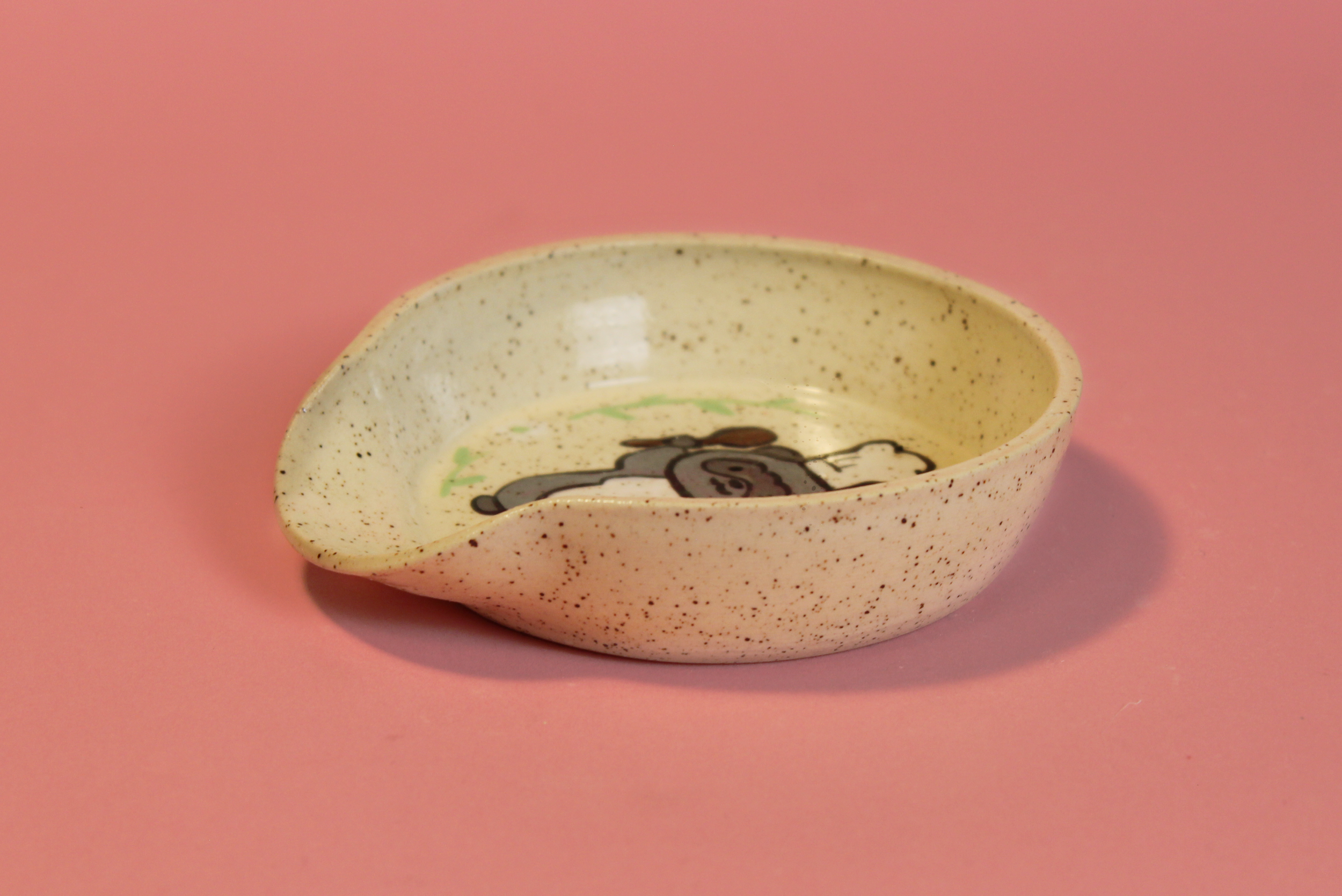 Raccoon spoon rest side.png