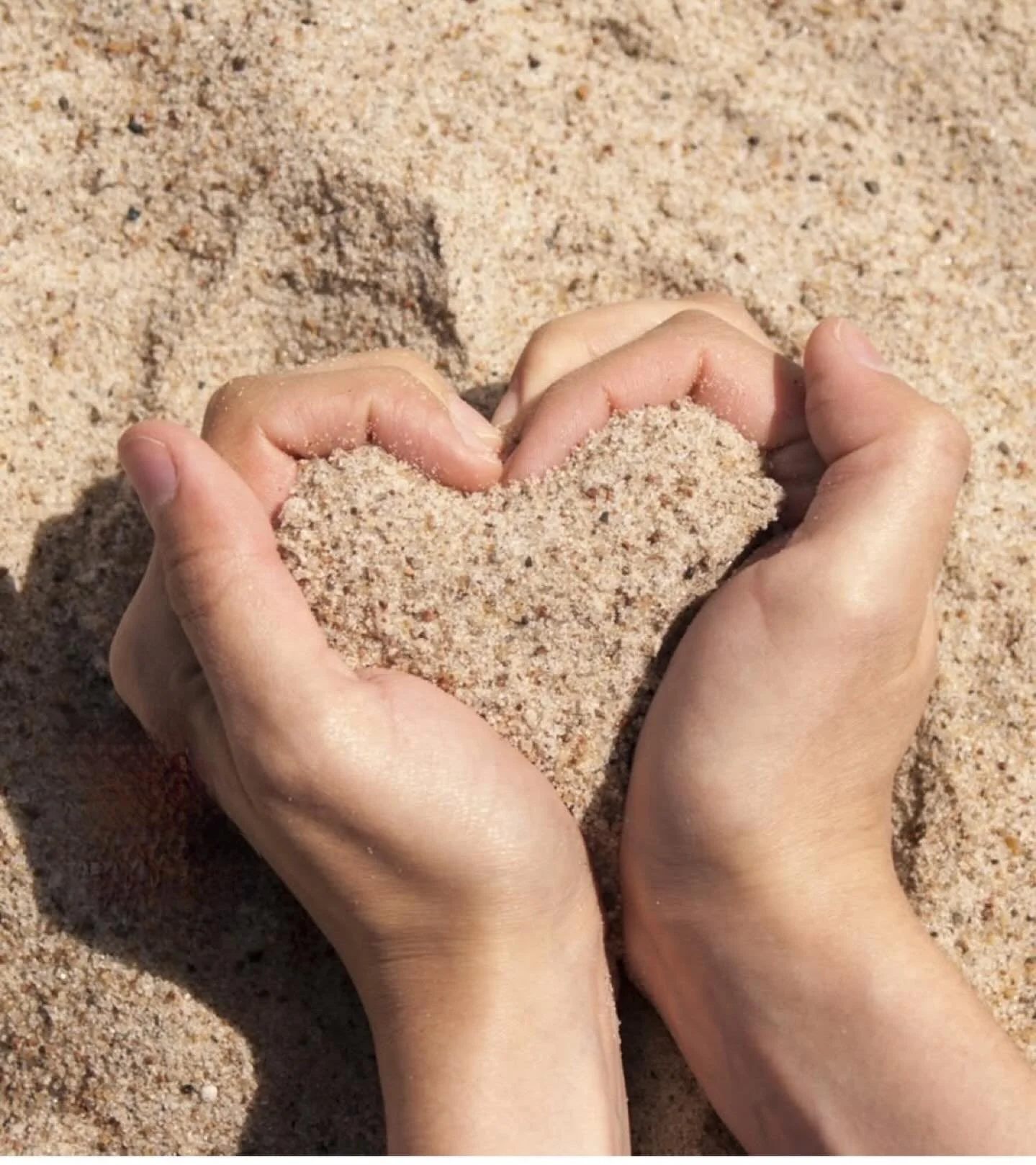 ⸻

🌿 LUXURY WELLNESS 

10 minutes. One ritual. Total balance.
Morning sunlight supports hormones, mood, immunity, and sleep &mdash; the most natural form of cellular regulation.
Luxury starts with nature.
#ModernWellness #SkinFromWithin #DailyRitual