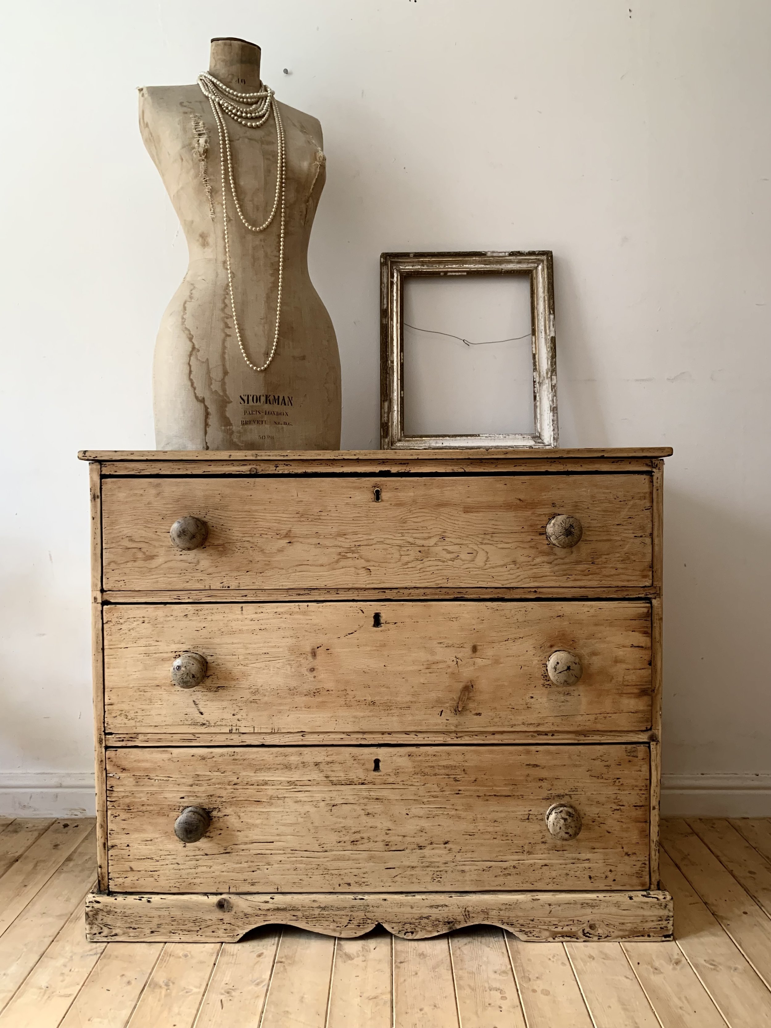 Pine Chest of Drawers