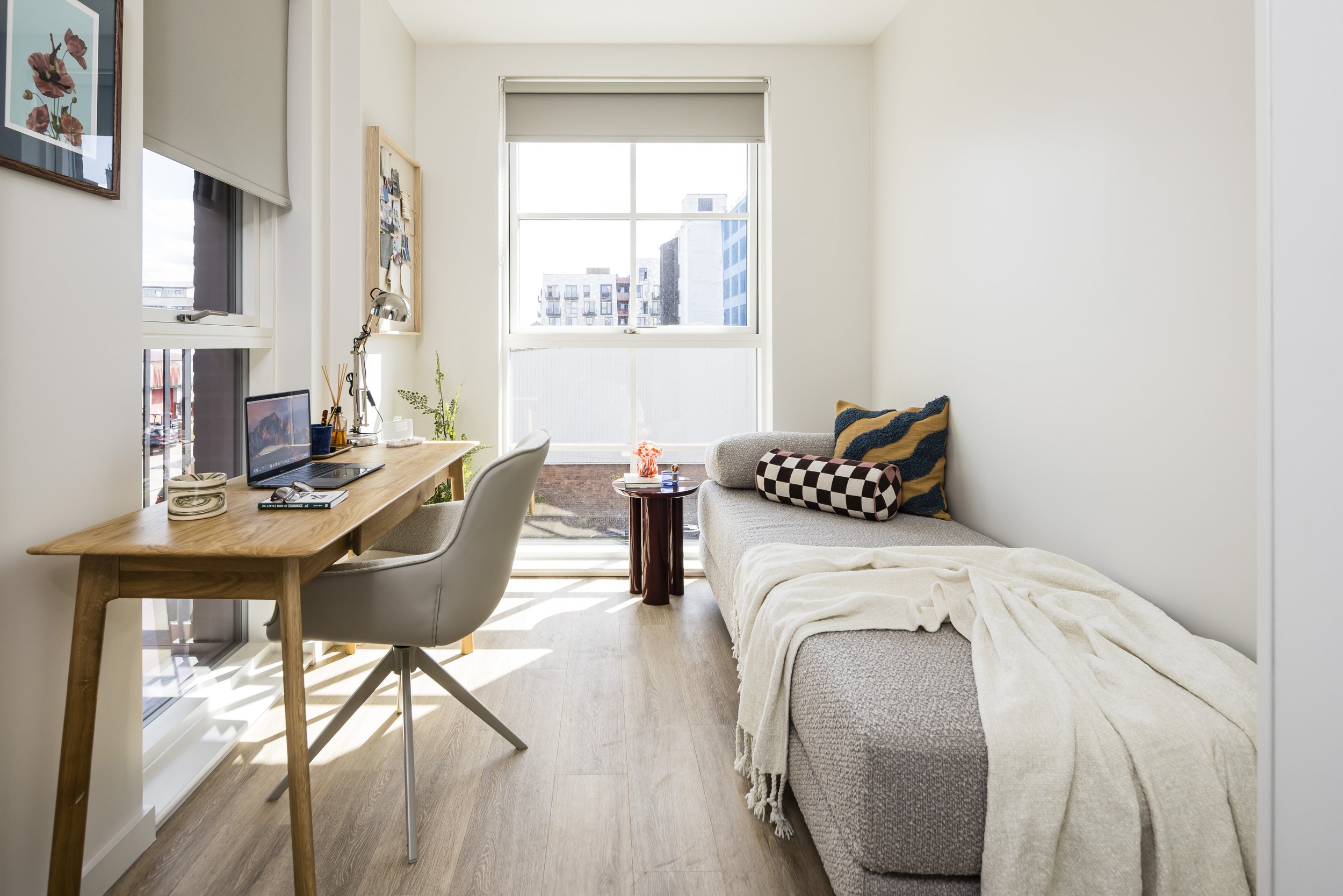 MOMENTO HAYES, LONDON