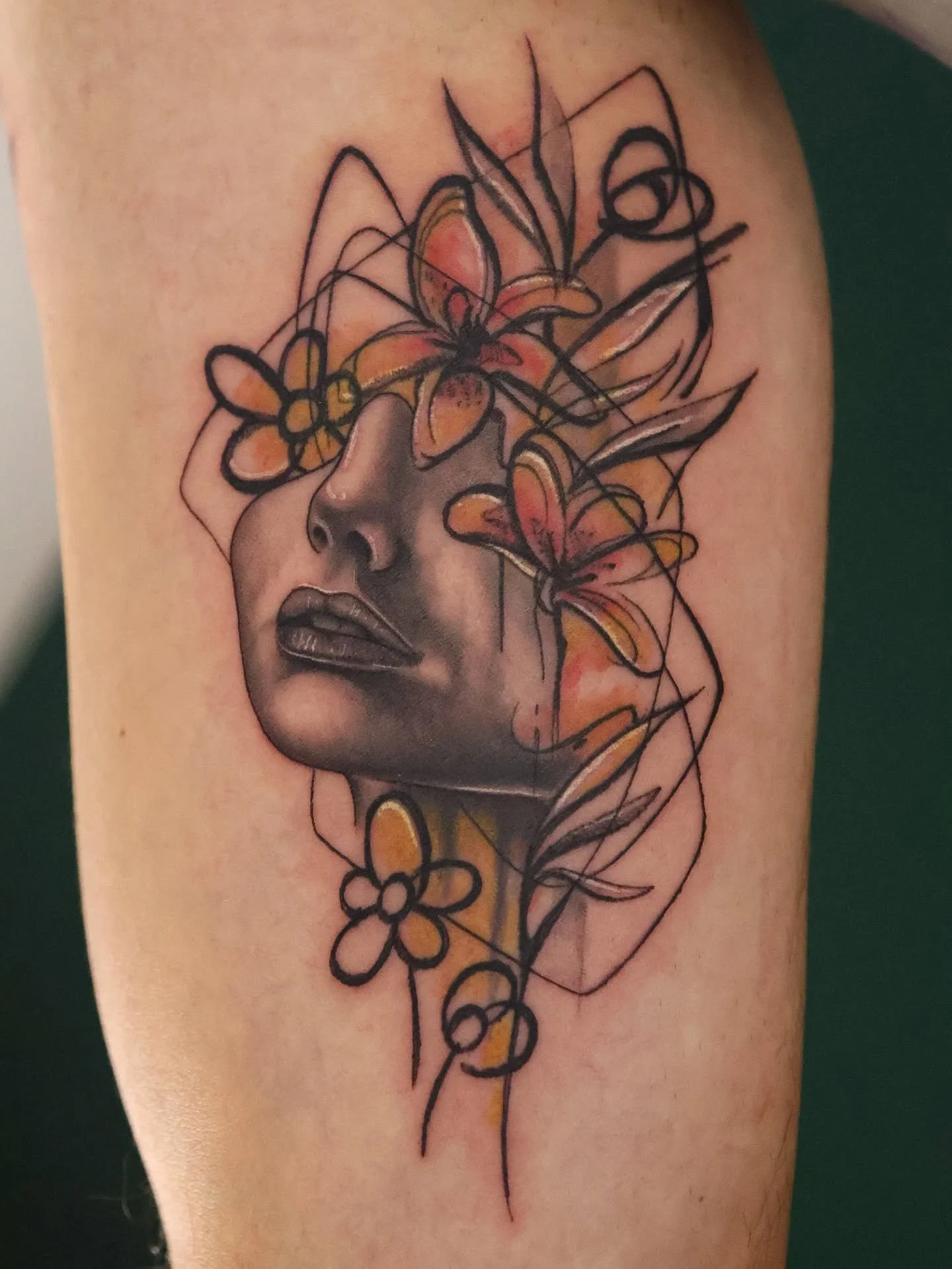 Hvala na udomljenim flashevima, bio ih je gu&scaron;t raditi 🌸🏵️ (uskoro dolazi i objava drugog)

@mr.ink_tattoocare

#tattooflash #tetoviranje #zagreb