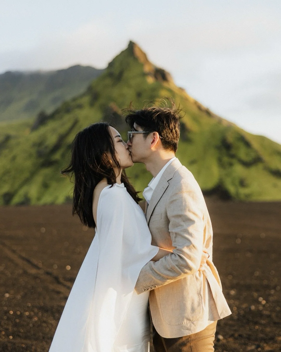 Elopement as a symbol of graceful partnership that doesn&rsquo;t need to be proven or loud to be truly special 💞 

I got to second shoot this beautiful adventure alongside amazing @ast.og.hraun 🏔️