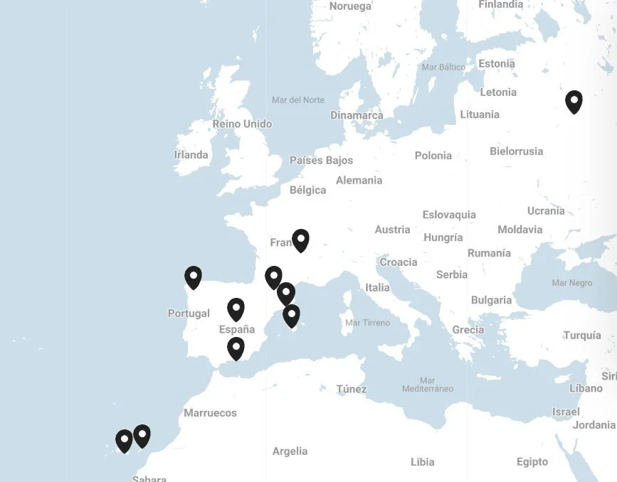 Mapa de Europa con varias ubicaciones marcadas con pines negros, incluyendo países como España, Portugal, Italia, Francia, y otros en el continente europeo.