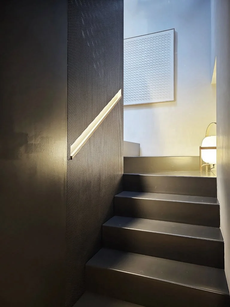 escalera-de-chapa-casa-diseño-barcelona-estudio-arquitectura-wgarchlab.jpg