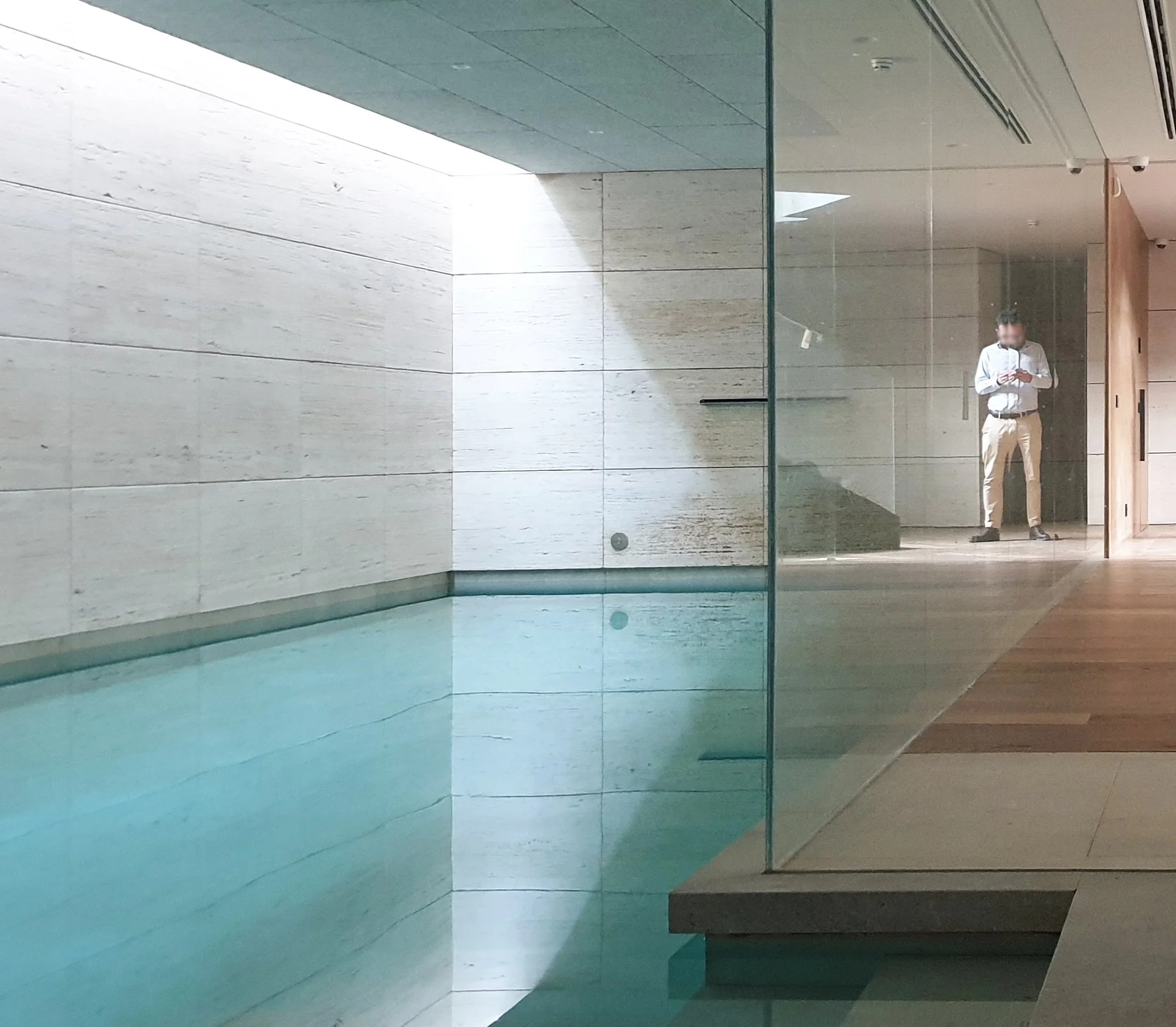 piscina-interior-climatizada-villa-de-lujo-la-moraleja-madrid-estudio-arquitectura-wgarchlab.jpg