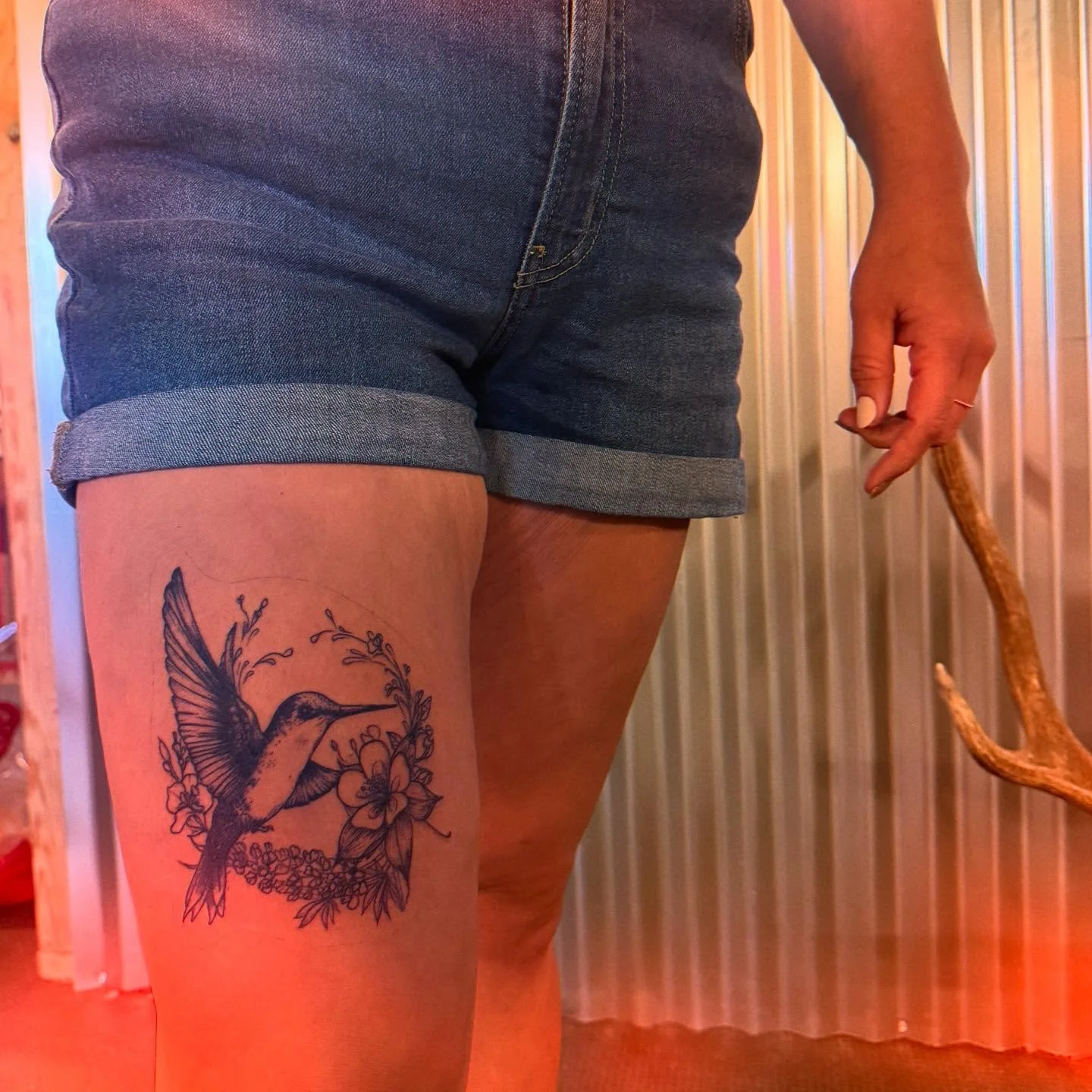 Woof. I&rsquo;m SUPER behind on posting these last few weeks. Here&rsquo;s a cute lil custom hummingbird and columbine for @morgsgoeswest from last week 🫶🌿 // By @runestonecowgirl.tattoos 

*LIMITED* availability this month for smaller pieces, folk